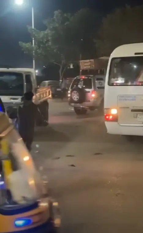 ضبط قائد سيارة تحمل علم الاحتلال الإسرائيلي في كرداسة بعد تسببه في إصابة عدد من المواطنين - 1000428807