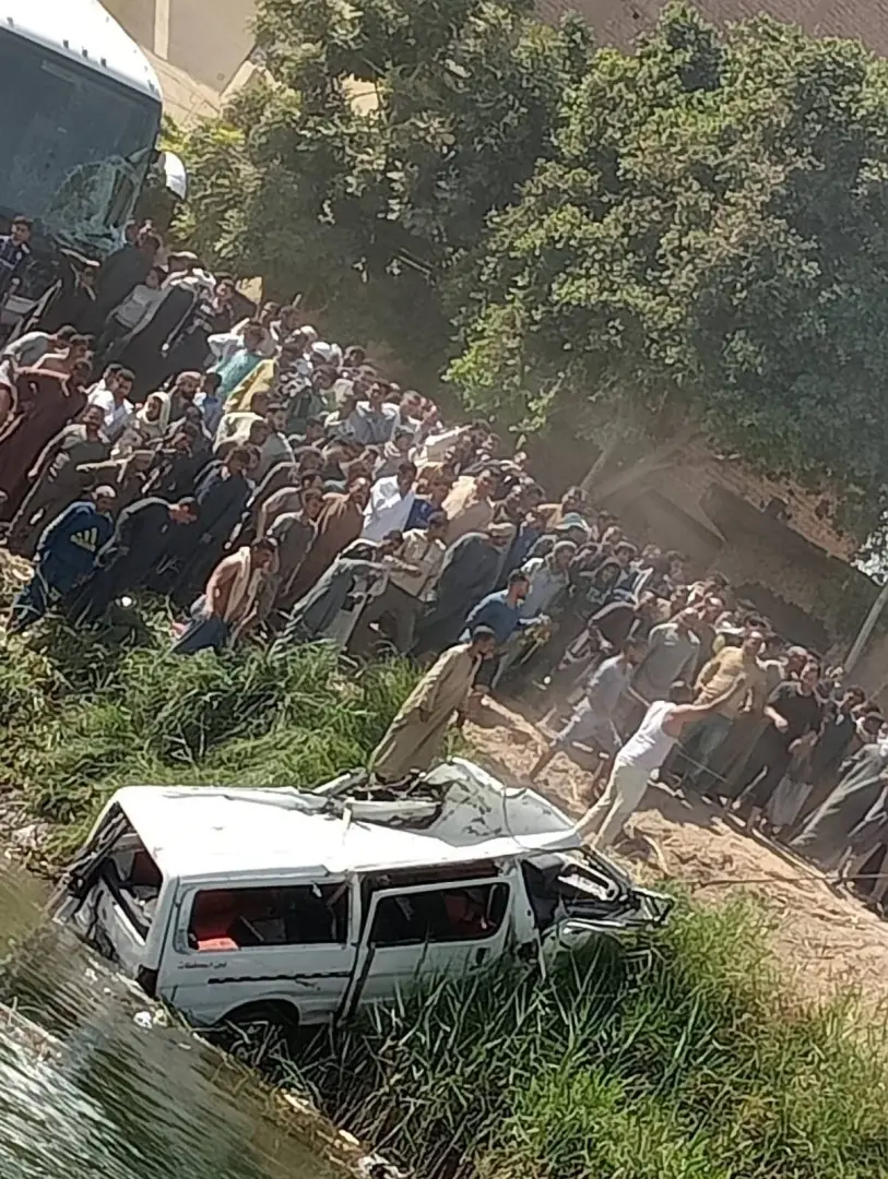 أسماء ضحايا ومصابي حادث انقلاب سيارة أجرة بترعة الرياينة في أرمنت بالأقصر