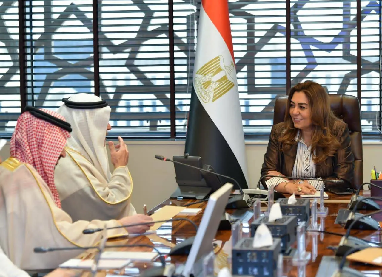 وزيرة التنمية المحلية والبيئة تلتقى الرئيس التنفيذي للمركز الوطني لتنمية الحياة الفطرية بالسعودية - 1000430027