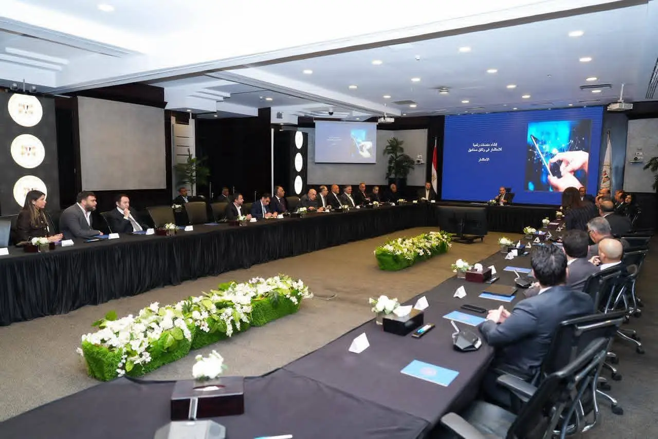 وزير الاستثمار والتجارة الخارجية يعقد اجتماعًا تنسيقيًا بين المطورين العقارين والمنصات الرقمية العقارية - 1000430267