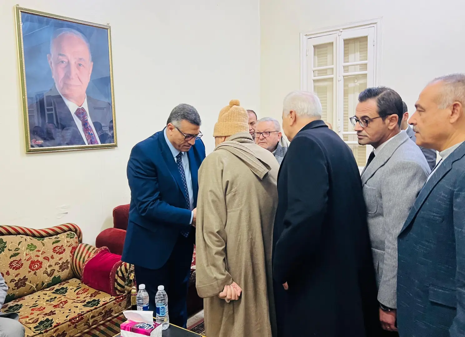 محافظ قنا يقدم واجب العزاء لأسرة "شيخ الإذاعيين" فهمي عمر رئيس الإذاعة المصرية الأسبق - 1000430522