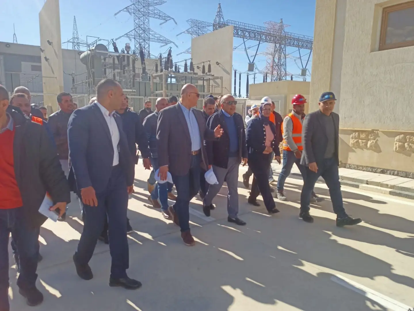 وزير الكهرباء يفتتح محطة محولات برج العرب الترفيهية ويشدد على استقرار التغذية بالمنطقة الشمالية الغربية - 1000432229