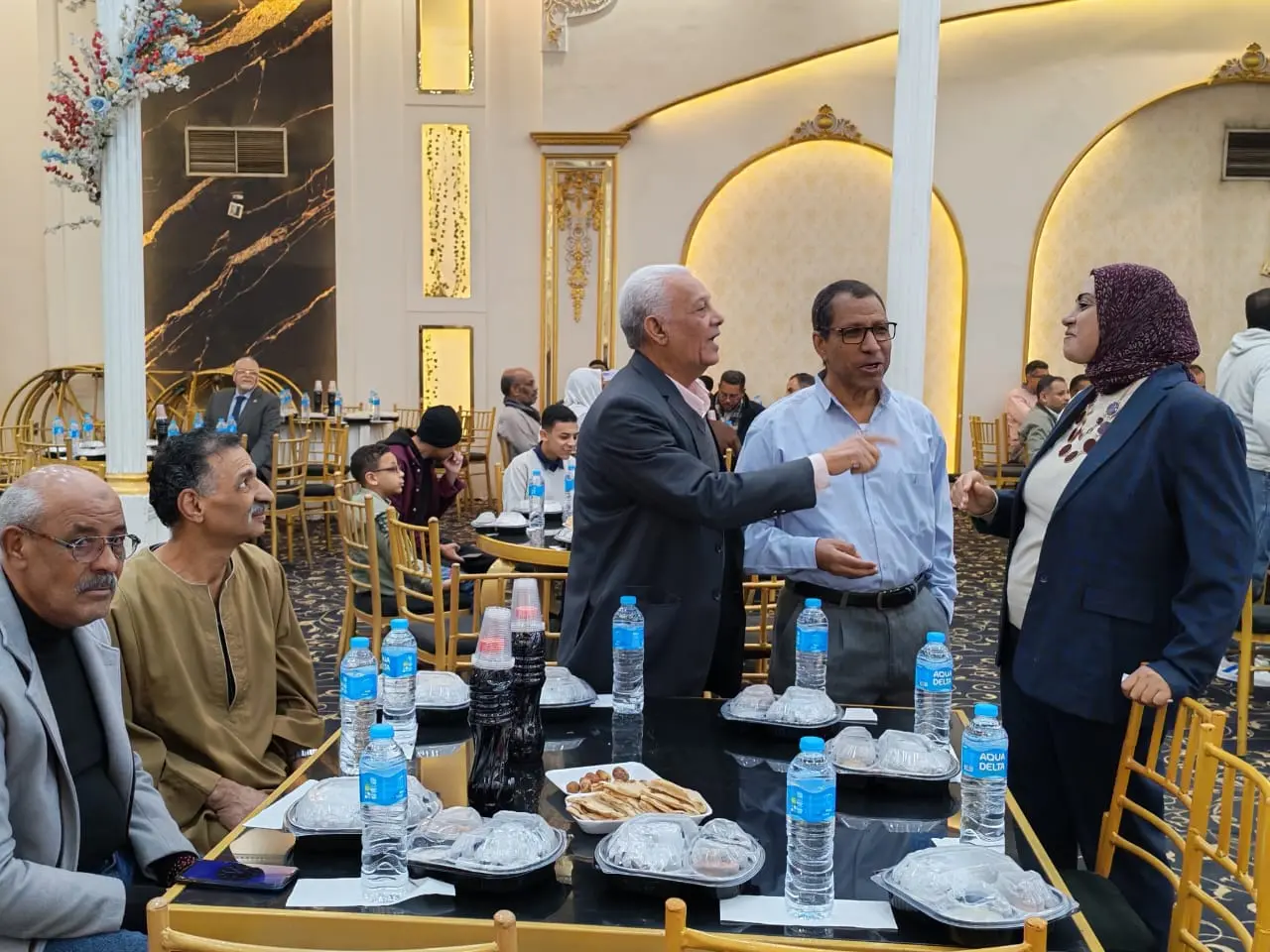 إفطار "أنا مصري" الرمضاني الثالث عشر يجمع أكثر من 600 مشارك بقنا - 1000432295