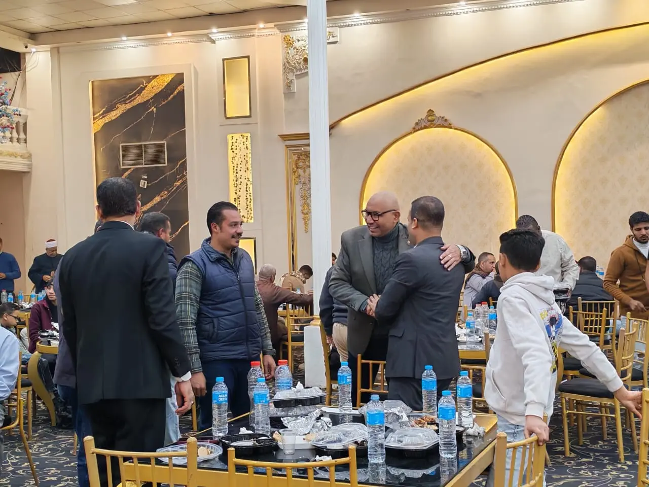 إفطار "أنا مصري" الرمضاني الثالث عشر يجمع أكثر من 600 مشارك بقنا - 1000432300