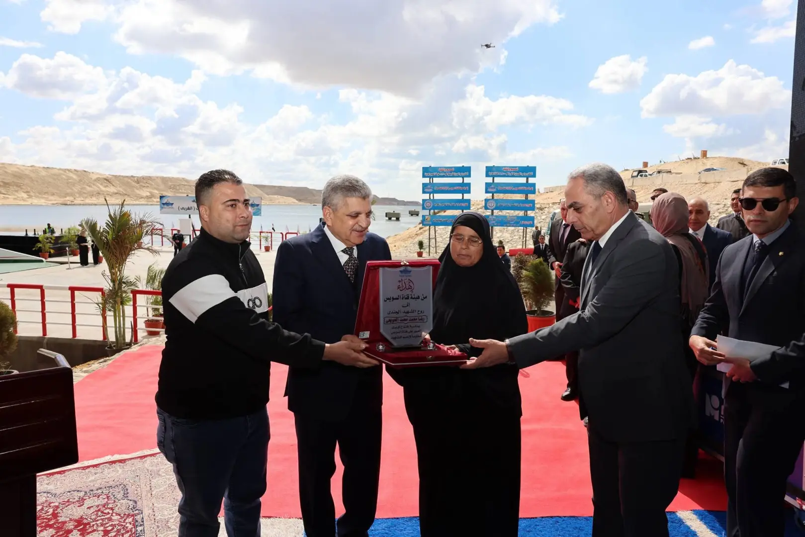 في ذكرى العاشر من رمضان.. افتتاح المحور الرابع لعبور القناة بالإسماعيلية وتعزيز الربط مع سيناء - 1000436748