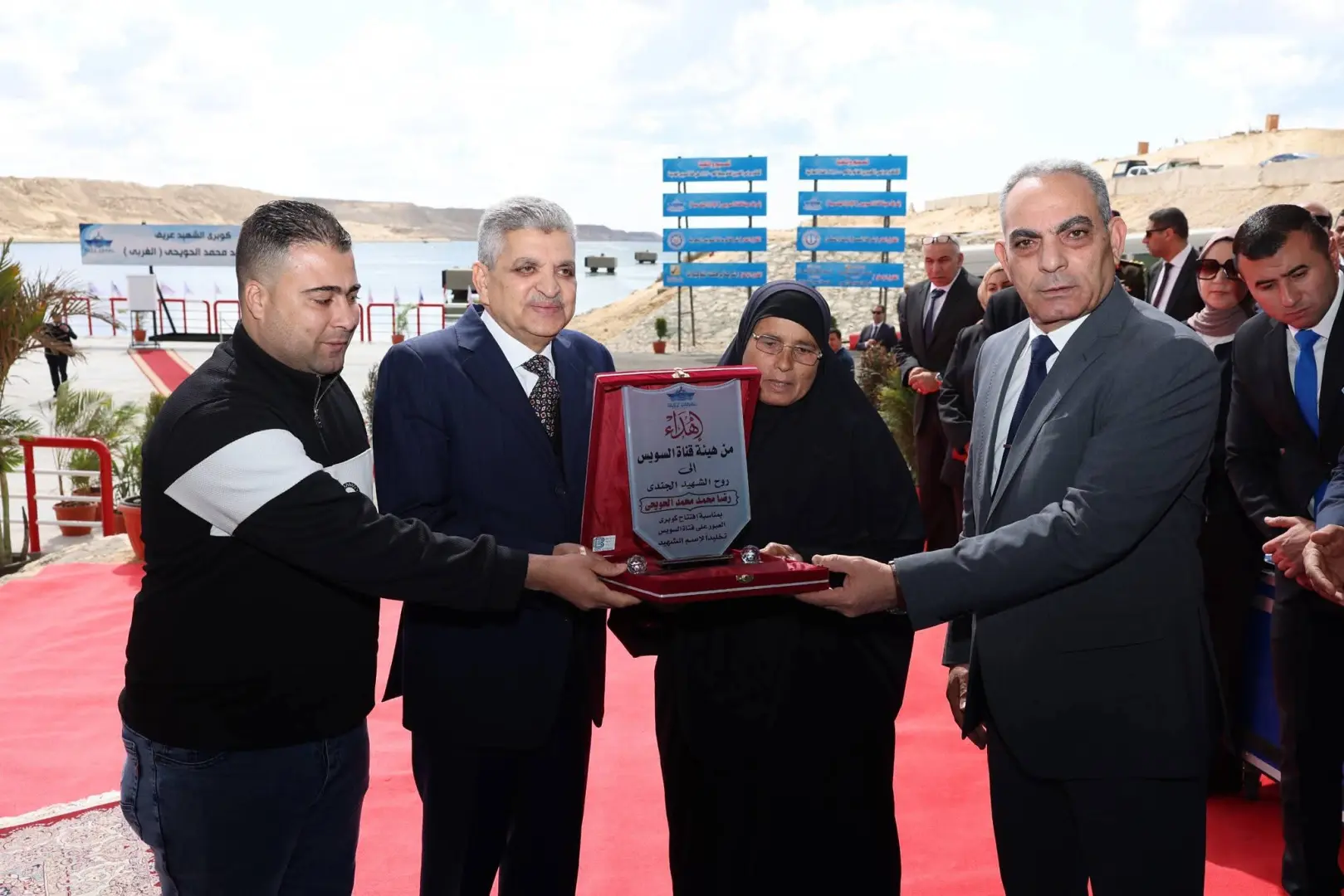 في ذكرى العاشر من رمضان.. افتتاح المحور الرابع لعبور القناة بالإسماعيلية وتعزيز الربط مع سيناء - 1000436749