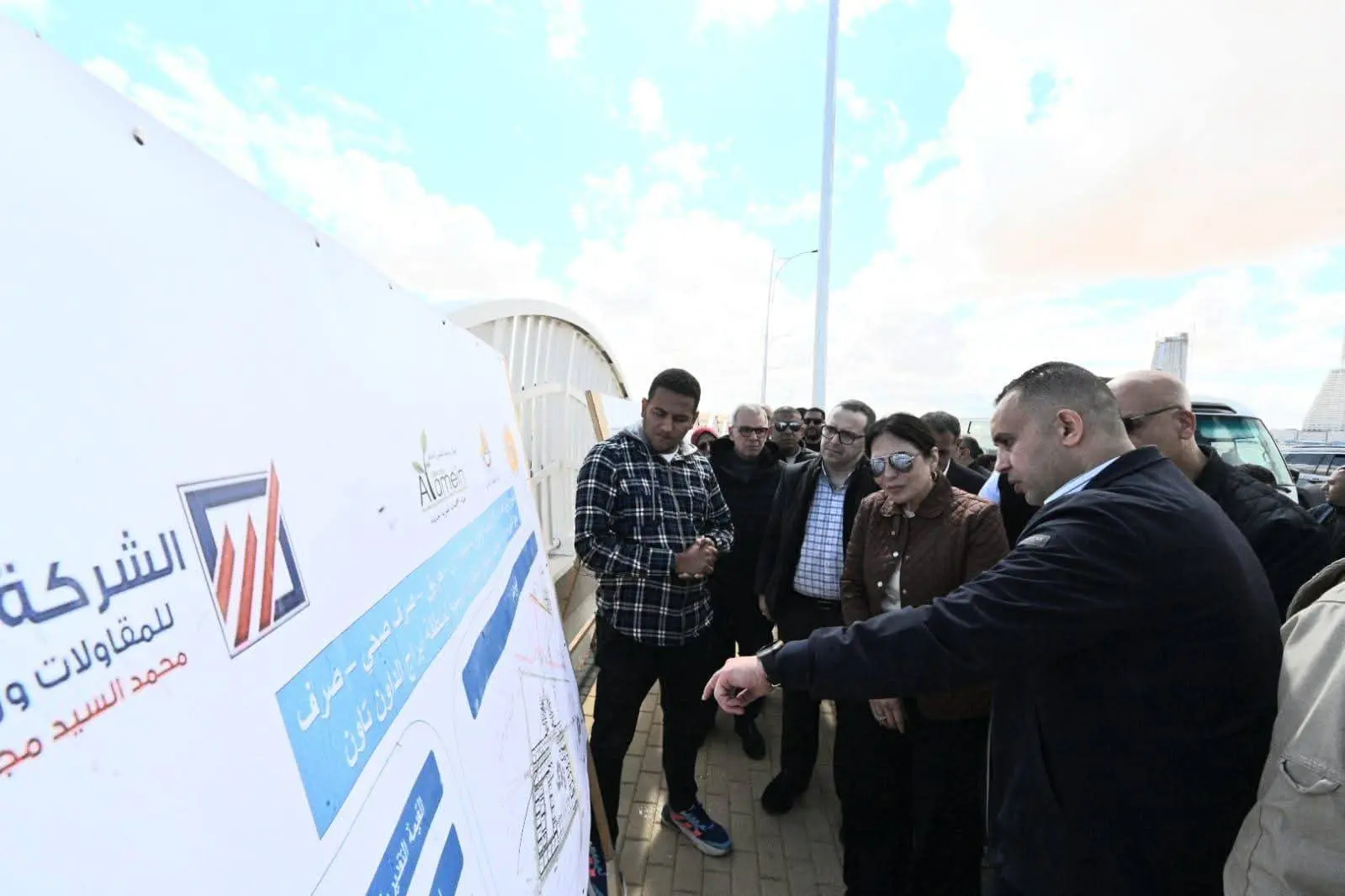 وزيرة الإسكان تتابع أعمال المرافق الرئيسية لمنطقة أبراج الداون تاون وكوبري C19 بالعلمين الجديدة - 1000436761