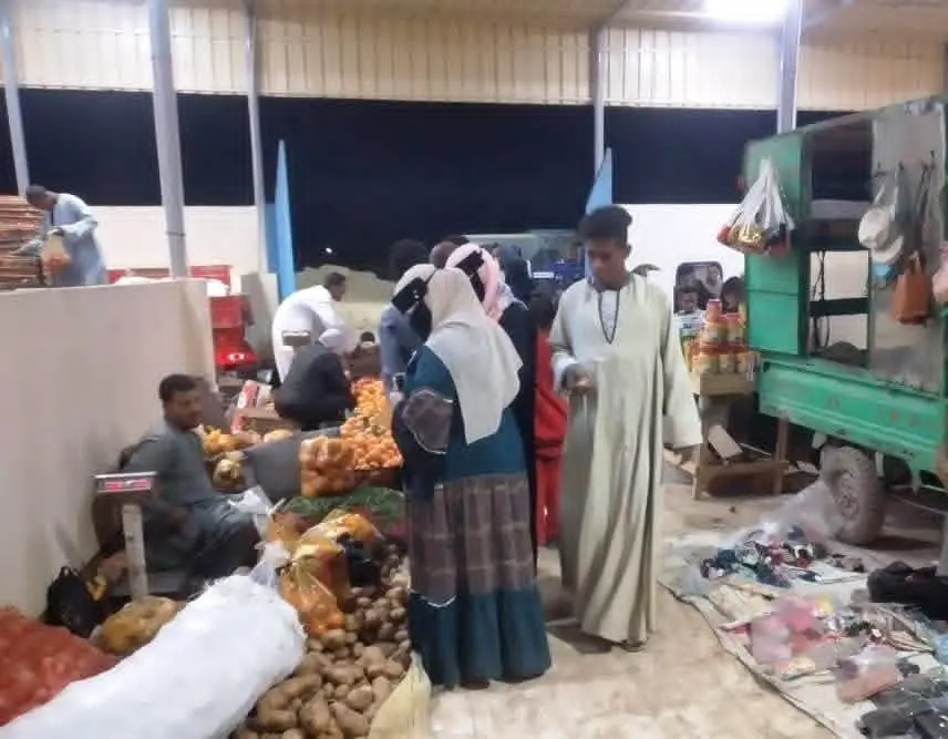 تنفيذًا لتوجيهات محافظ أسوان.. تسكين الباعة الجائلين بالسوق الأسبوعي بالكلح شرق في السويقة المخصصة بإدفو - 1000436871