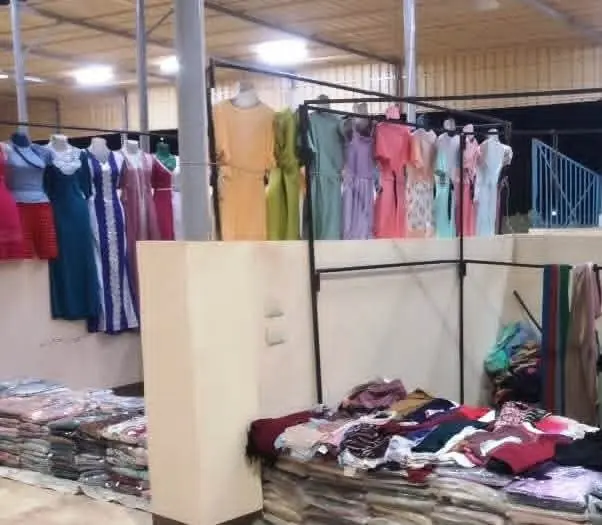 تنفيذًا لتوجيهات محافظ أسوان.. تسكين الباعة الجائلين بالسوق الأسبوعي بالكلح شرق في السويقة المخصصة بإدفو