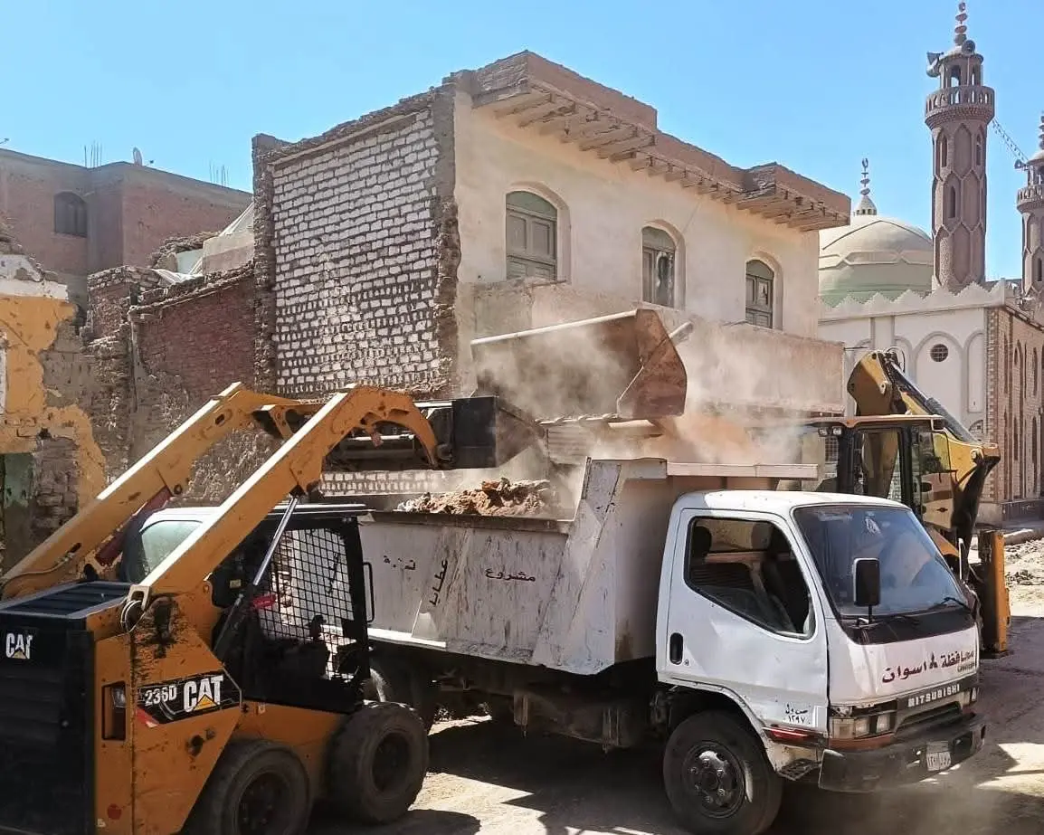 تنفيذًا لتوجيهات محافظ أسوان.. تسكين الباعة الجائلين بالسوق الأسبوعي بالكلح شرق في السويقة المخصصة بإدفو - 1000436873