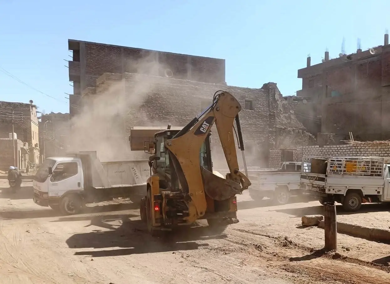 تنفيذًا لتوجيهات محافظ أسوان.. تسكين الباعة الجائلين بالسوق الأسبوعي بالكلح شرق في السويقة المخصصة بإدفو - 1000436874