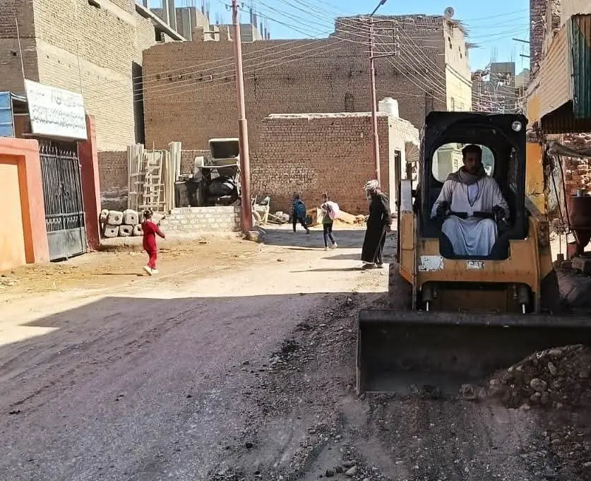 تنفيذًا لتوجيهات محافظ أسوان.. تسكين الباعة الجائلين بالسوق الأسبوعي بالكلح شرق في السويقة المخصصة بإدفو - 1000436876