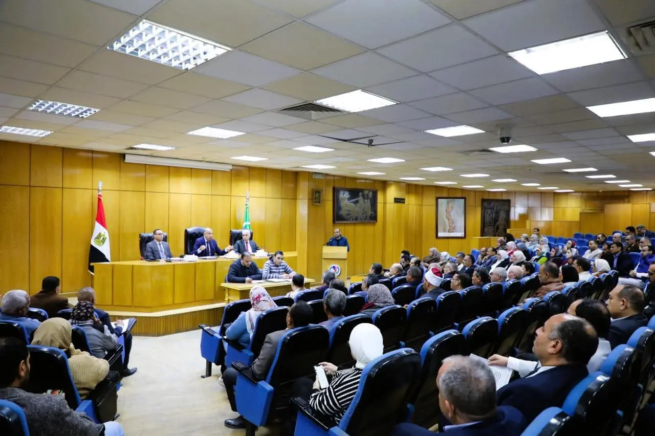 محافظ المنيا: حماية الرقعة الزراعية «أمن قومي».. وحصر شامل لأراضي الدولة تعظيماً للموارد - 1000436915