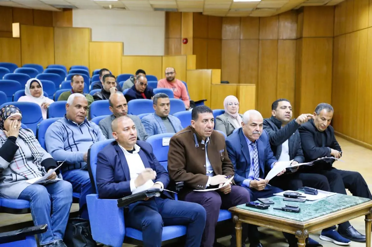 محافظ المنيا: حماية الرقعة الزراعية «أمن قومي».. وحصر شامل لأراضي الدولة تعظيماً للموارد - 1000436916
