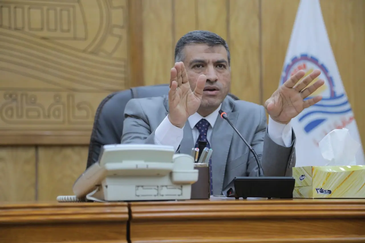 - في أول لقاء مترجم بلغة الإشارة.. محافظ قنا يستعرض 235 طلبا للمواطنين - 1000437049