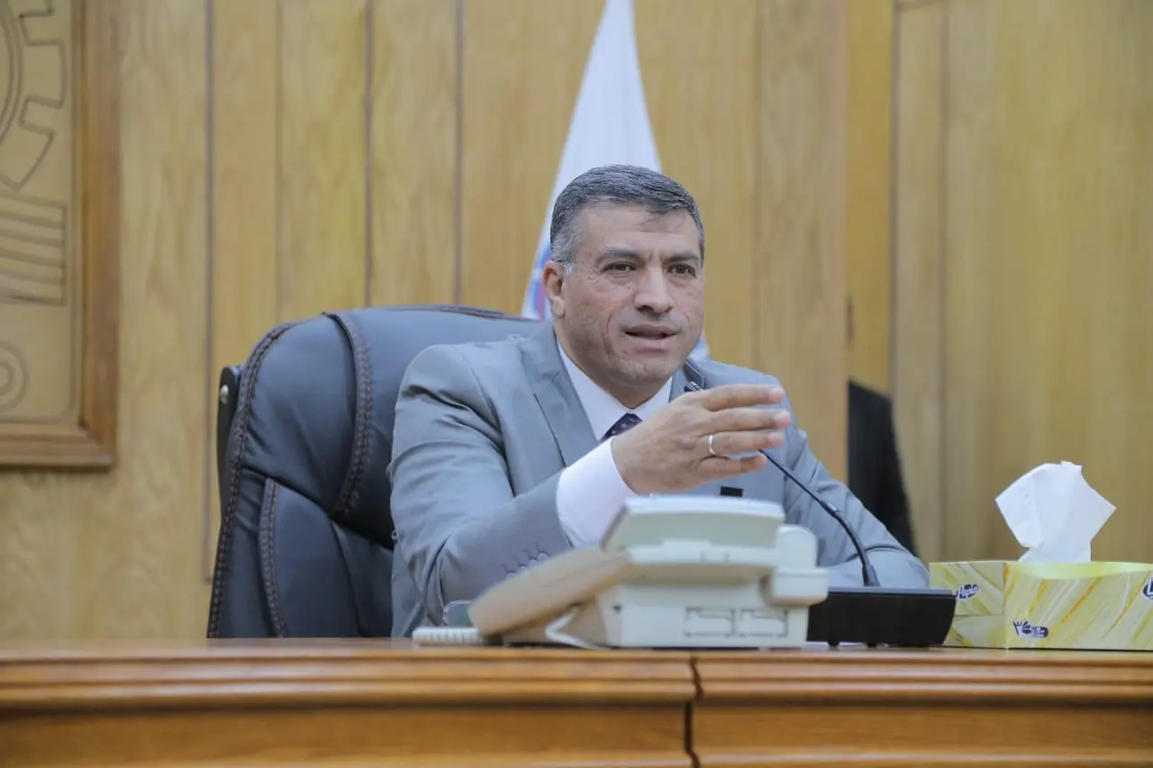- في أول لقاء مترجم بلغة الإشارة.. محافظ قنا يستعرض 235 طلبا للمواطنين - 1000437058