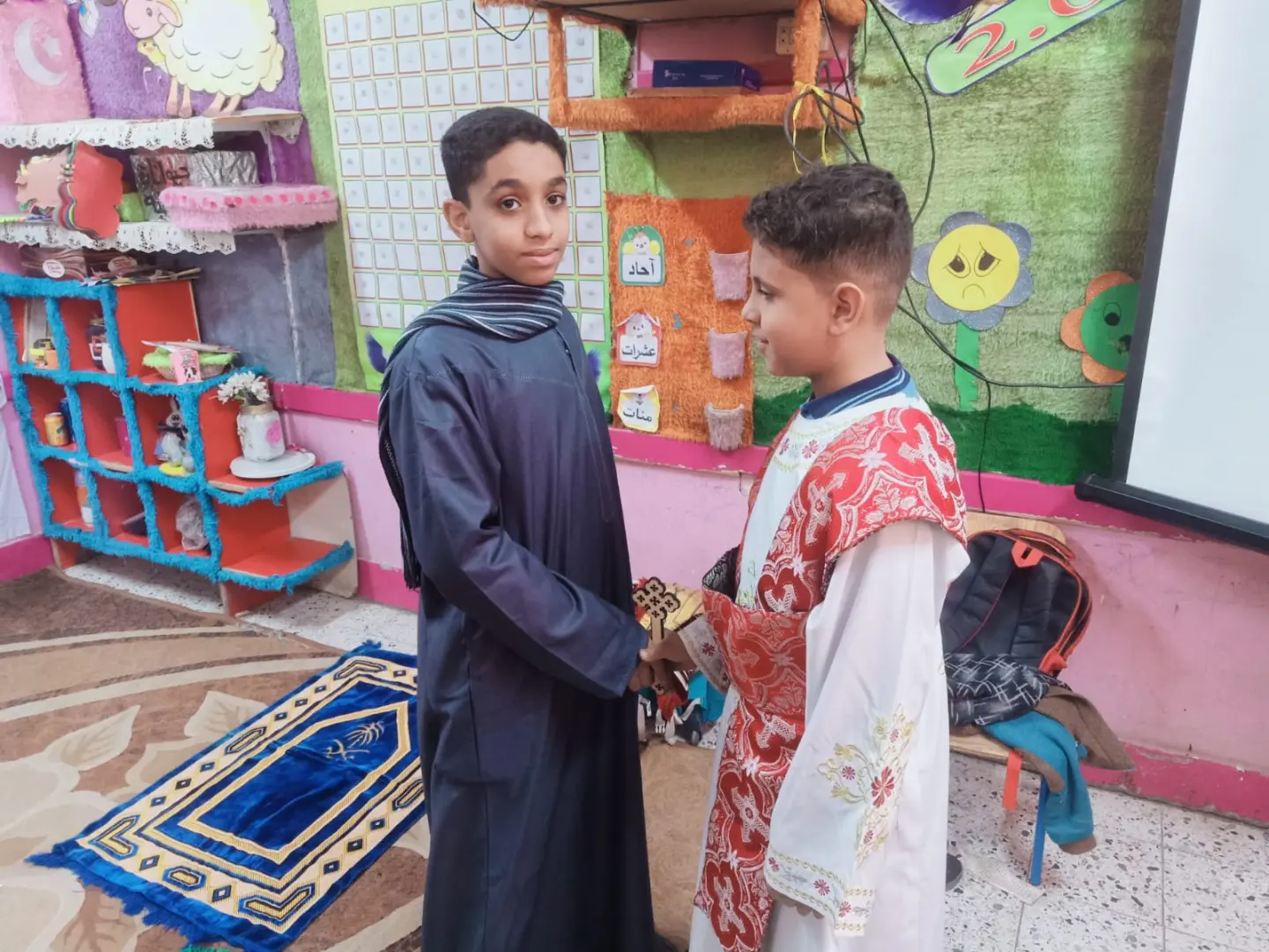 طلاب STEM بقنا يهنئون وكيل وزارة التعليم بشهر رمضان وتوليه مهام منصبه - 1000438981
