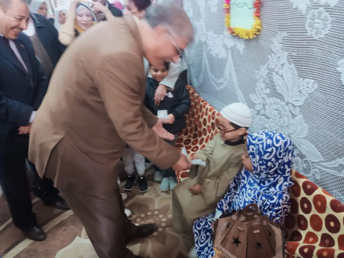 طلاب STEM بقنا يهنئون وكيل وزارة التعليم بشهر رمضان وتوليه مهام منصبه - 1000438999