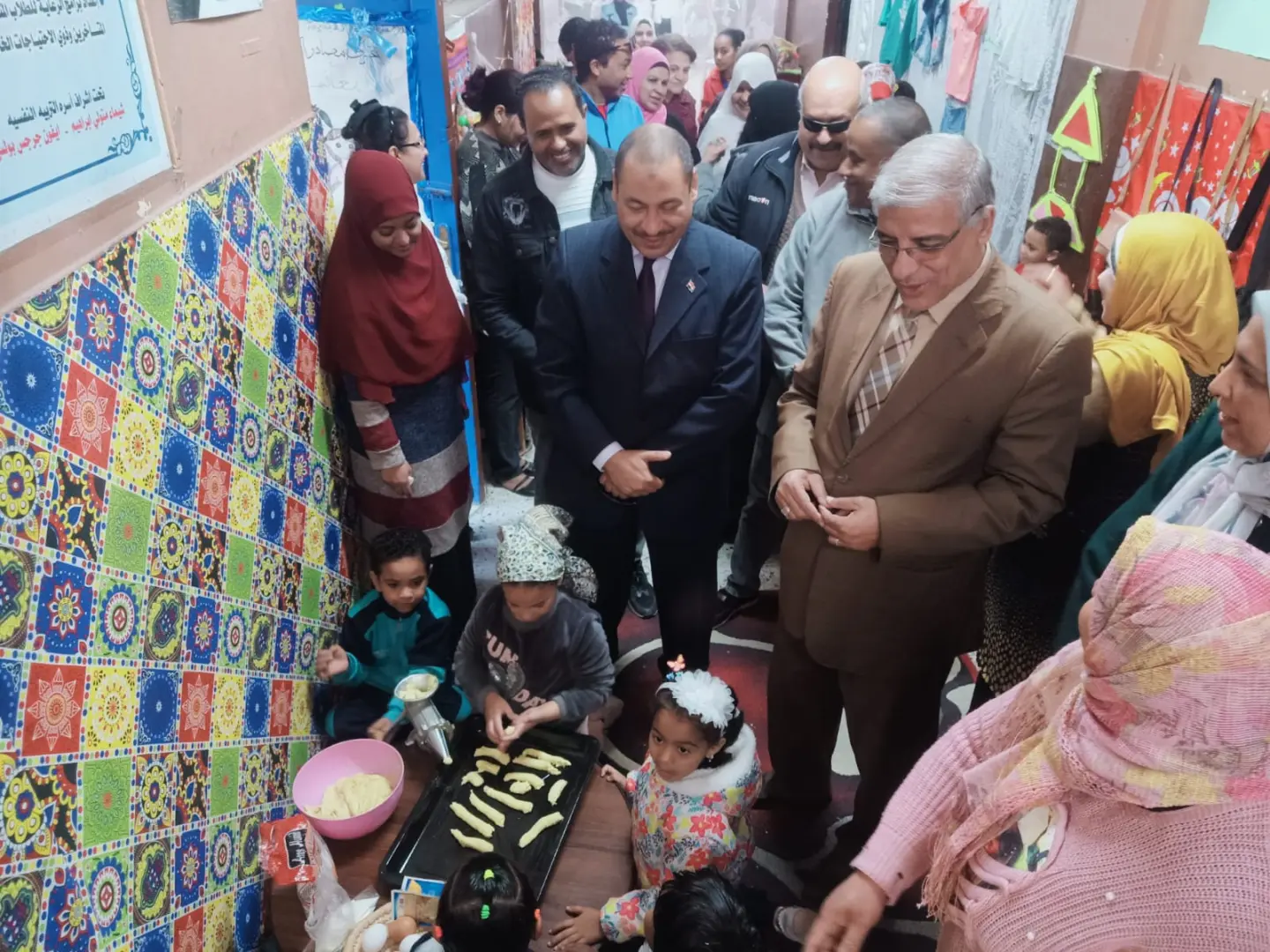 طلاب STEM بقنا يهنئون وكيل وزارة التعليم بشهر رمضان وتوليه مهام منصبه - 1000439011