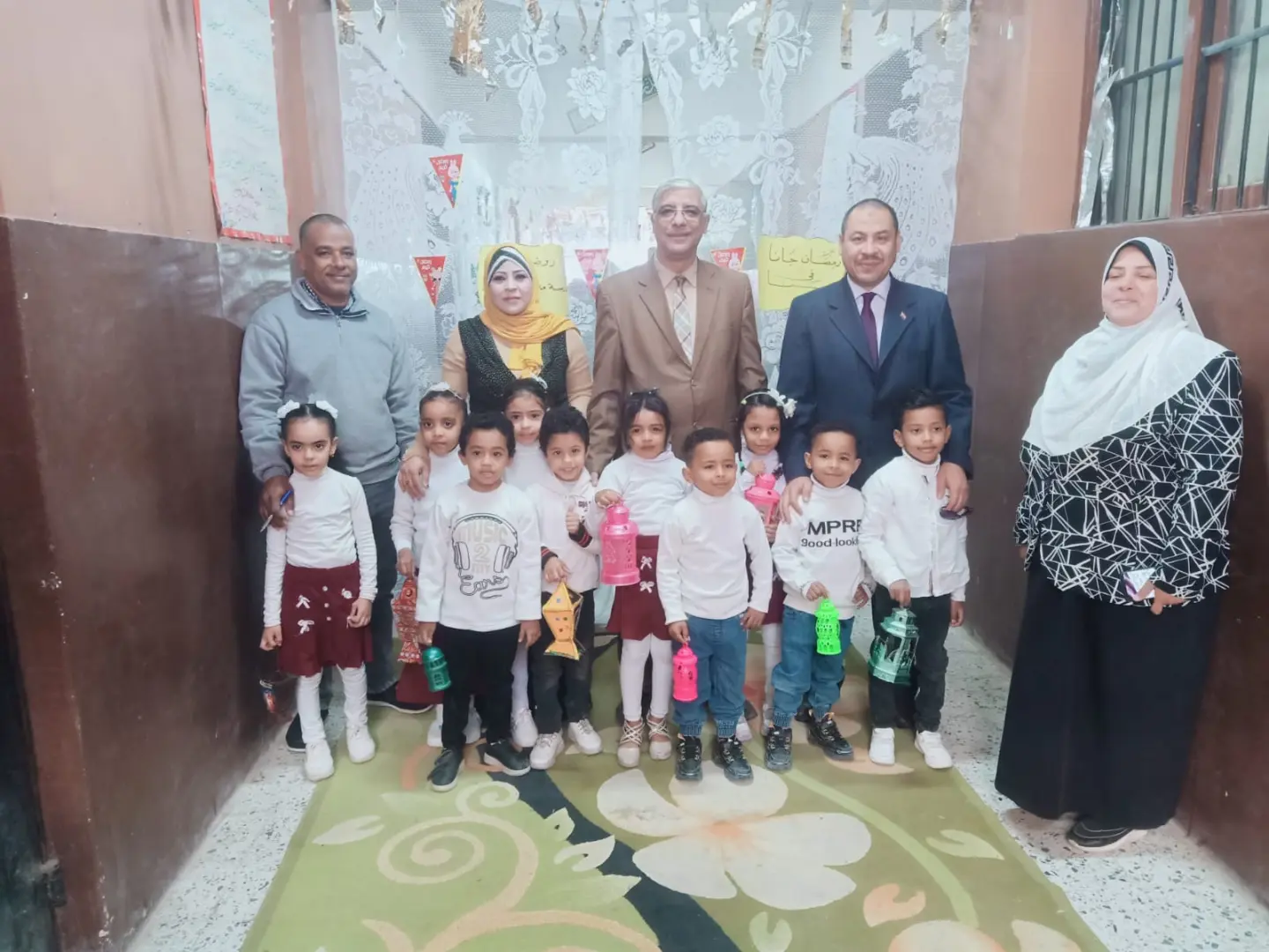 طلاب STEM بقنا يهنئون وكيل وزارة التعليم بشهر رمضان وتوليه مهام منصبه - 1000439014