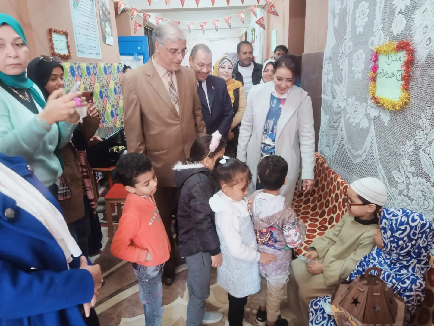 طلاب STEM بقنا يهنئون وكيل وزارة التعليم بشهر رمضان وتوليه مهام منصبه - 1000439038