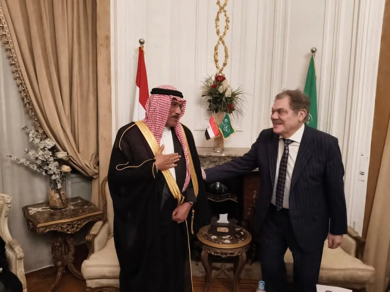 خلال استقباله رئيس مجلس القبائل والعائلات المصرية.. رئيس حزب الوفد: رؤية السيسى فى ربط سيناء بالدلتا حماية للأمن القومى - 1000439964