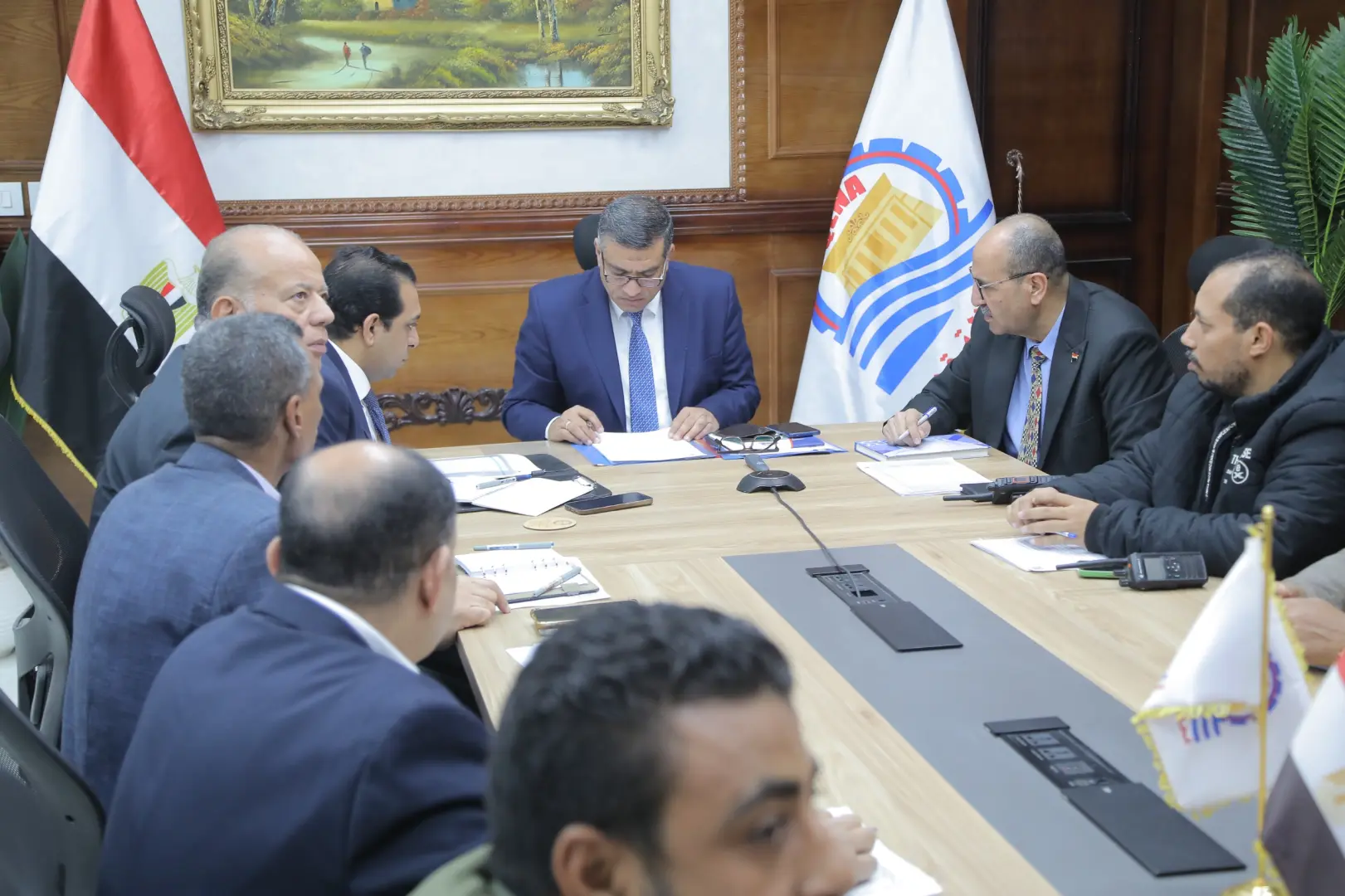 محافظ قنا يعلن إحالة المتعدين على الأراضي المستردة مرة أخرى للنيابة العسكرية