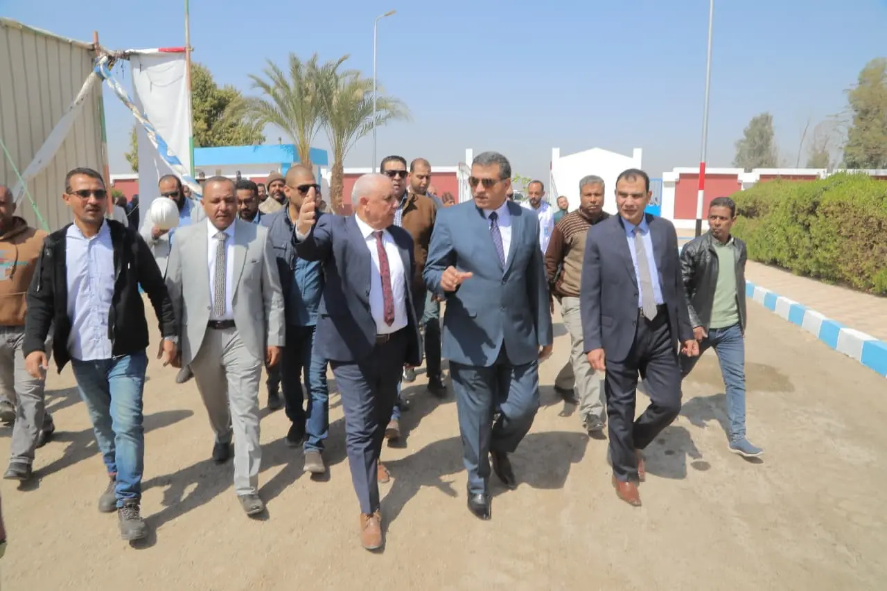 احتفالًا بالعيد القومي.. محافظ قنا يفتتح أعمال إحلال وتجديد محطة مياه الوقف بتكلفة 60 مليون جنيه - 1000441362