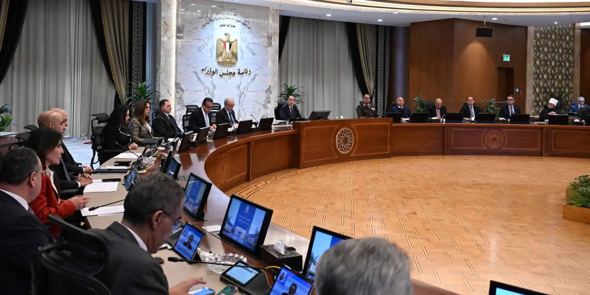 مدبولي: تكليفات للوزراء بمتابعة الأسواق ميدانياً للتأكد من توافر مختلف السلع بالأسعار المناسبة - 1000441953