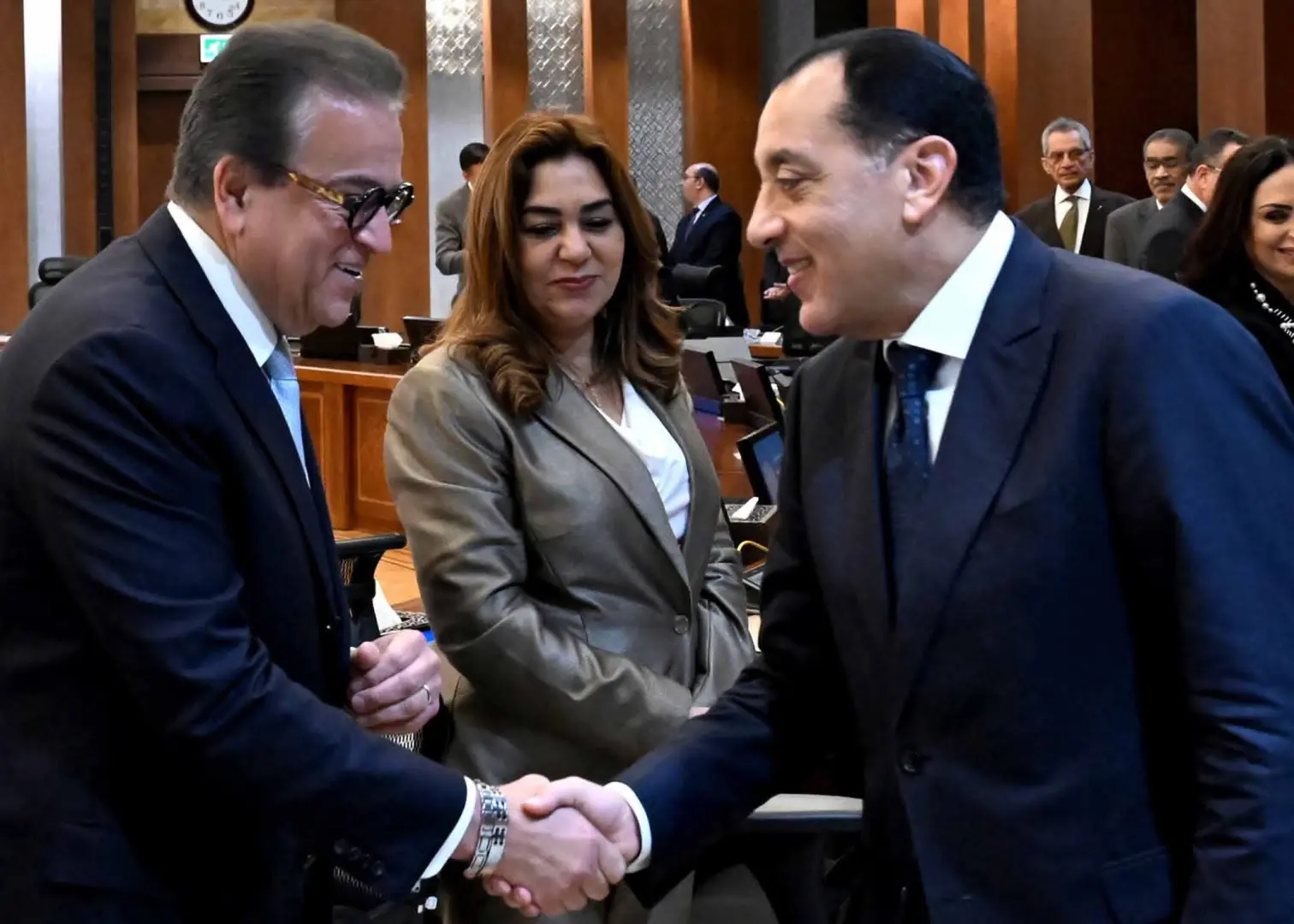 مدبولي: تكليفات للوزراء بمتابعة الأسواق ميدانياً للتأكد من توافر مختلف السلع بالأسعار المناسبة - 1000441965