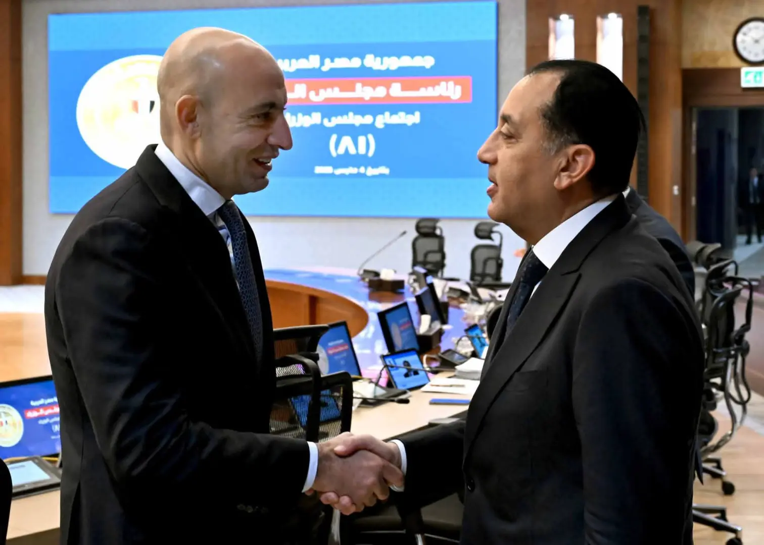 مدبولي: تكليفات للوزراء بمتابعة الأسواق ميدانياً للتأكد من توافر مختلف السلع بالأسعار المناسبة - 1000441968