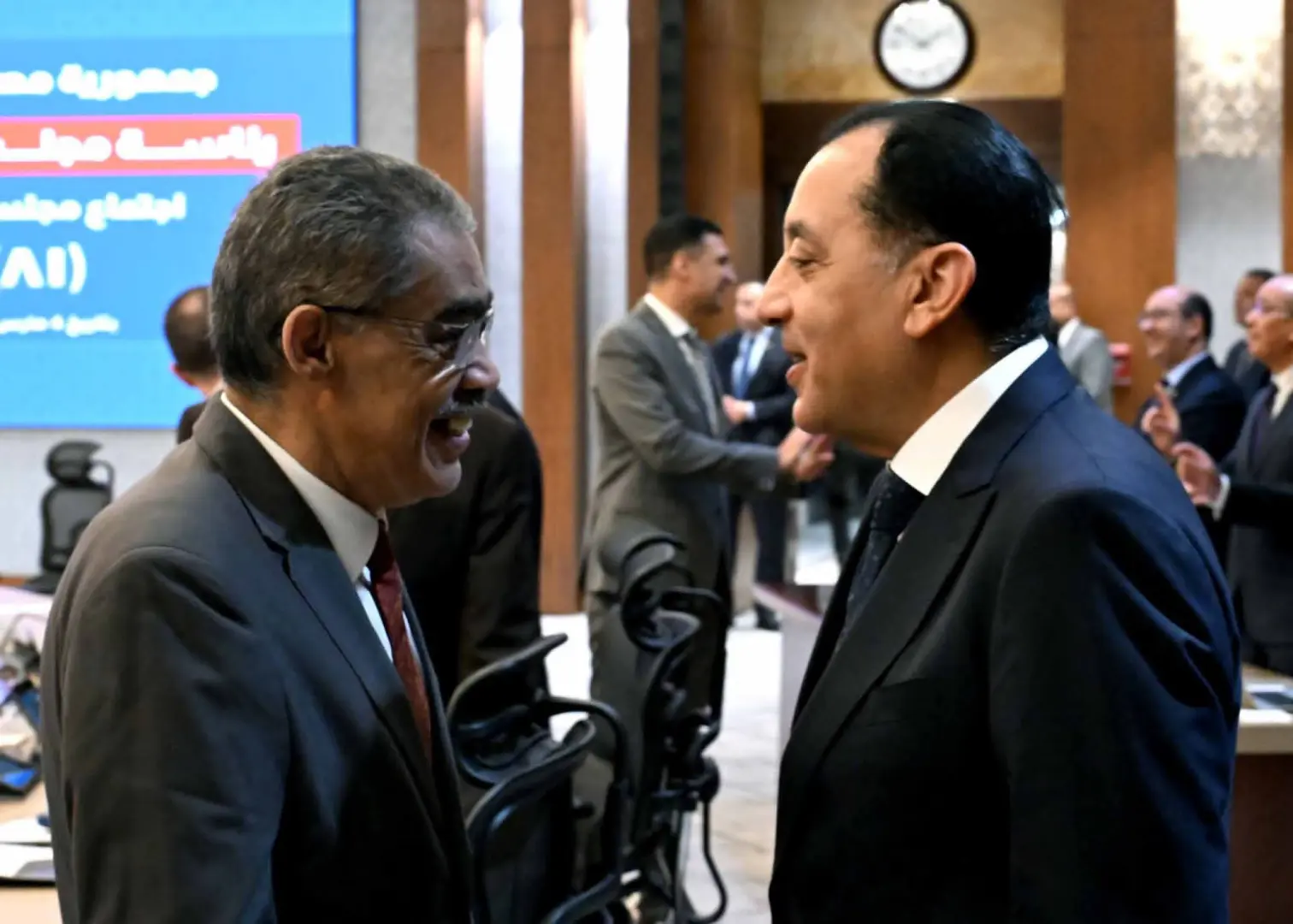 مدبولي: تكليفات للوزراء بمتابعة الأسواق ميدانياً للتأكد من توافر مختلف السلع بالأسعار المناسبة - 1000441971