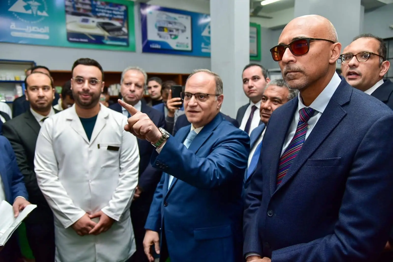 رئيس هيئة الدواء المصرية يطلق المرحلة الأولى من منظومة التتبع الدوائي بصيدلية إسعاف الجيزة - 1000441997