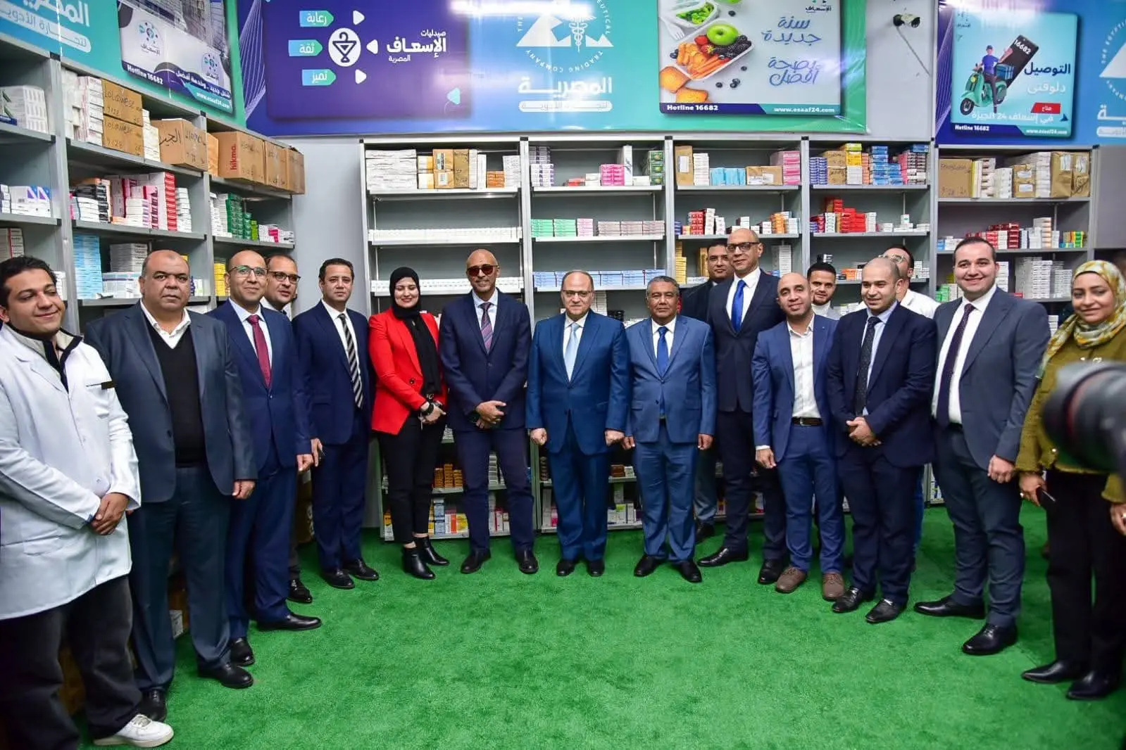 رئيس هيئة الدواء المصرية يطلق المرحلة الأولى من منظومة التتبع الدوائي بصيدلية إسعاف الجيزة - 1000442005