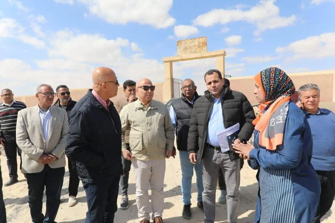 نائب وزيرة الإسكان يتفقد مشروعات الصرف الصحي ضمن مبادرة "حياة كريمة" بمحافظة المنيا