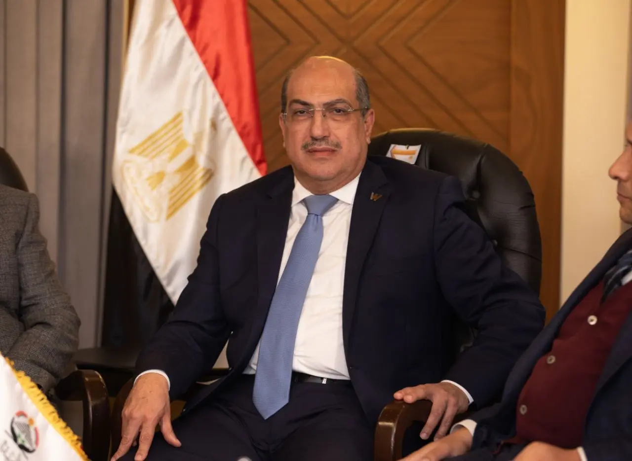 بحضور وزراء سابقين وأحزاب سياسية.. حزب الشعب الجمهوري ينظم صالونًا سياسيًا بعنوان “قانون الإدارة المحلية ودور الأحزاب في - 1000444012
