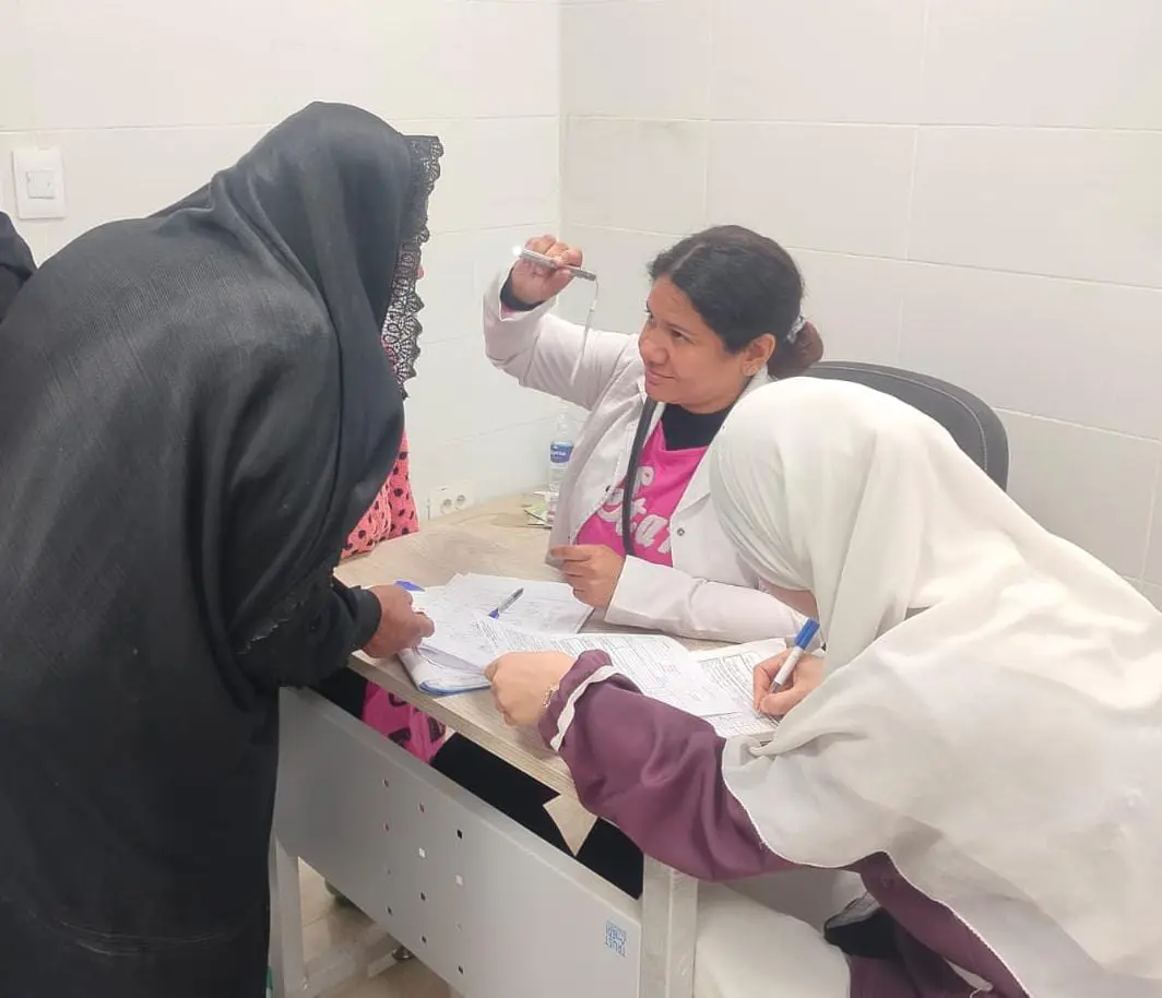 الكشف على 564 مواطنًا ضمن قافلة طبية مجانية بقرية "أبو دياب غرب" بدشنا