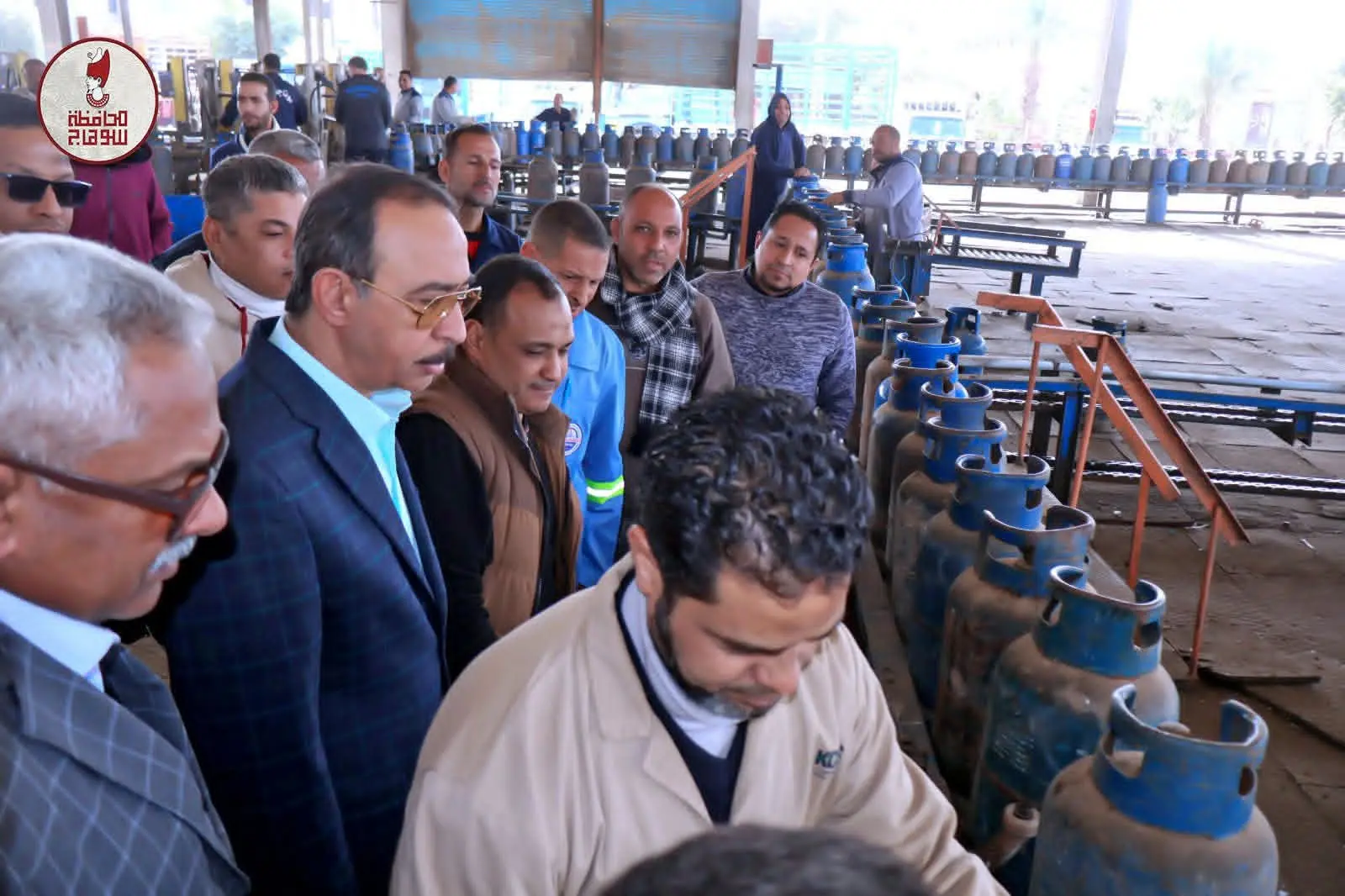 محافظ سوهاج يتفقد مستودع بوتاجاز الشوش ومصنع تعبئة الأحايوة شرق