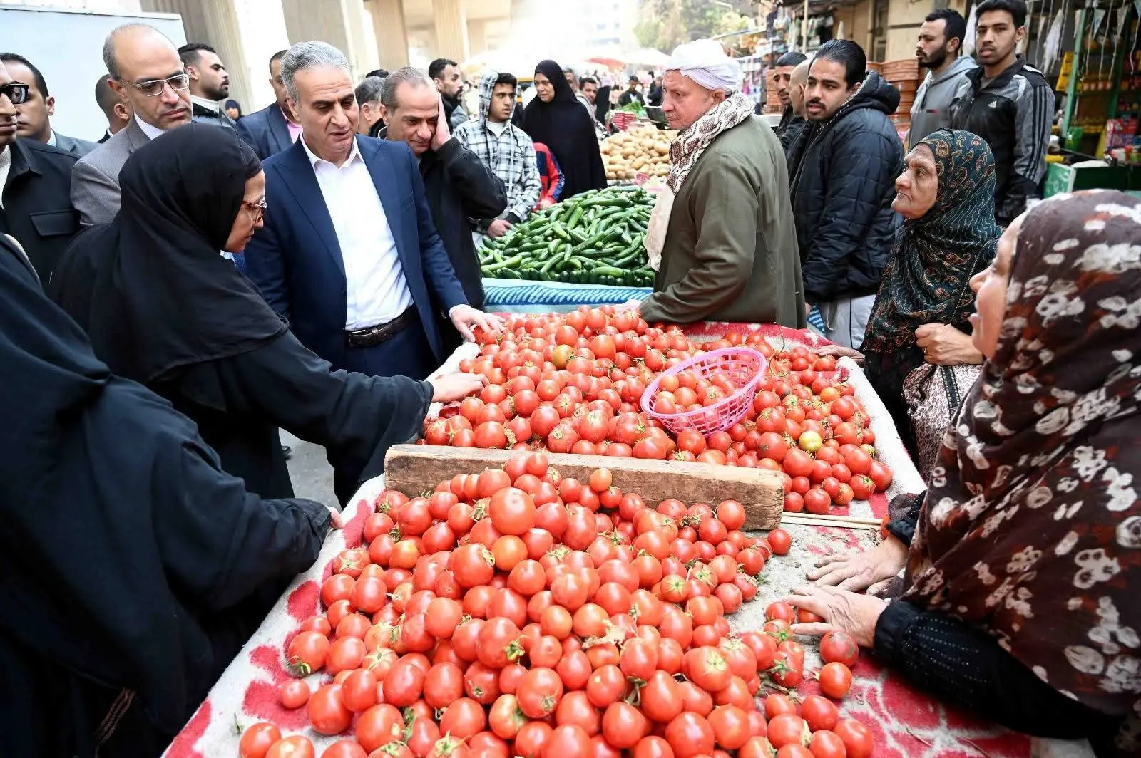 رئيس جهاز حماية المستهلك يقود حملة رقابية مُفاجئة على الأسواق بمنطقتي بولاق الدكرور وناهيا