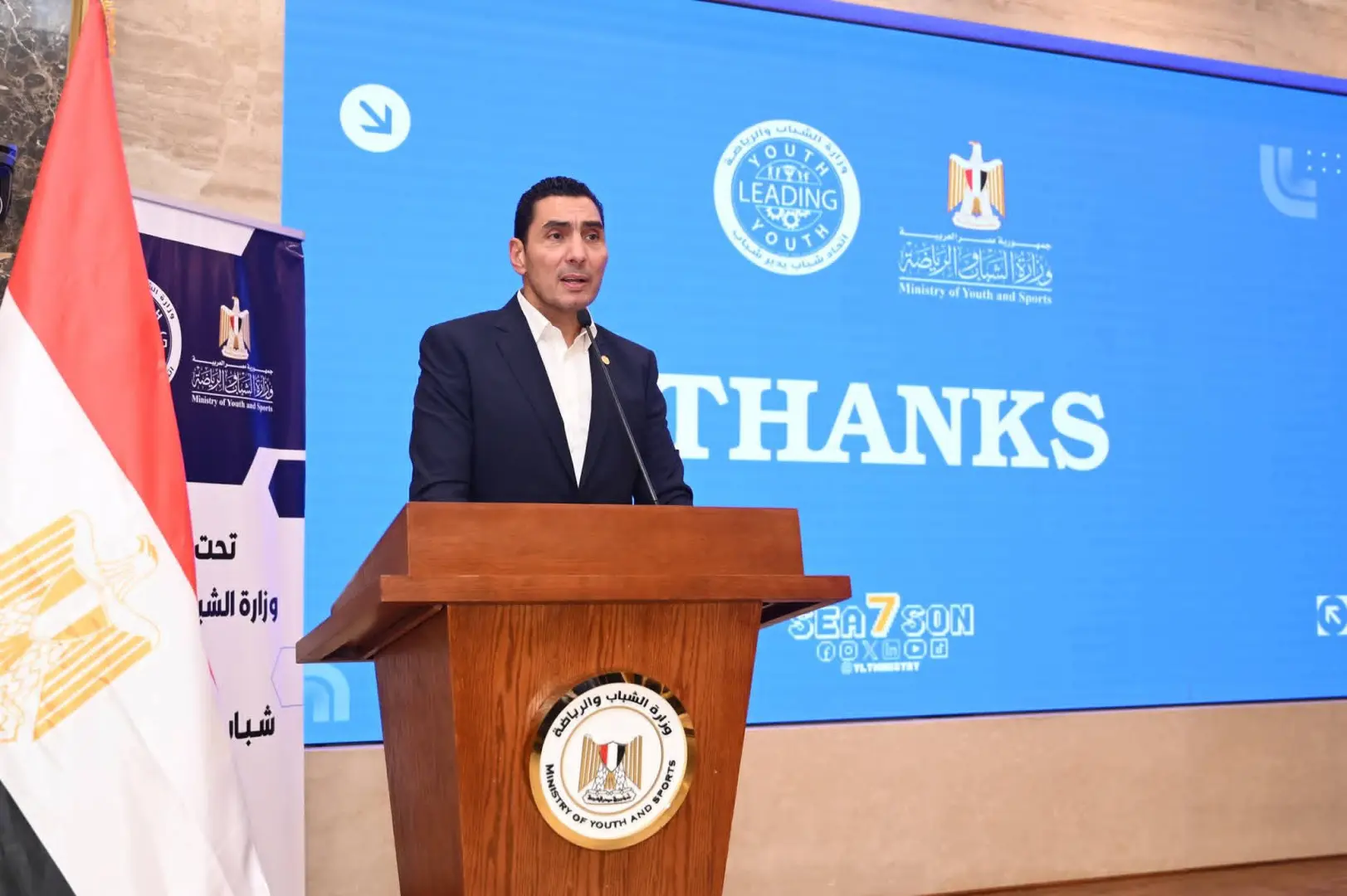 وزير الشباب والرياضة يلتقي لاعبي منتخب مصر لرفع الأثقال بمعسكر القرش في الإسماعيلية - 1000449211