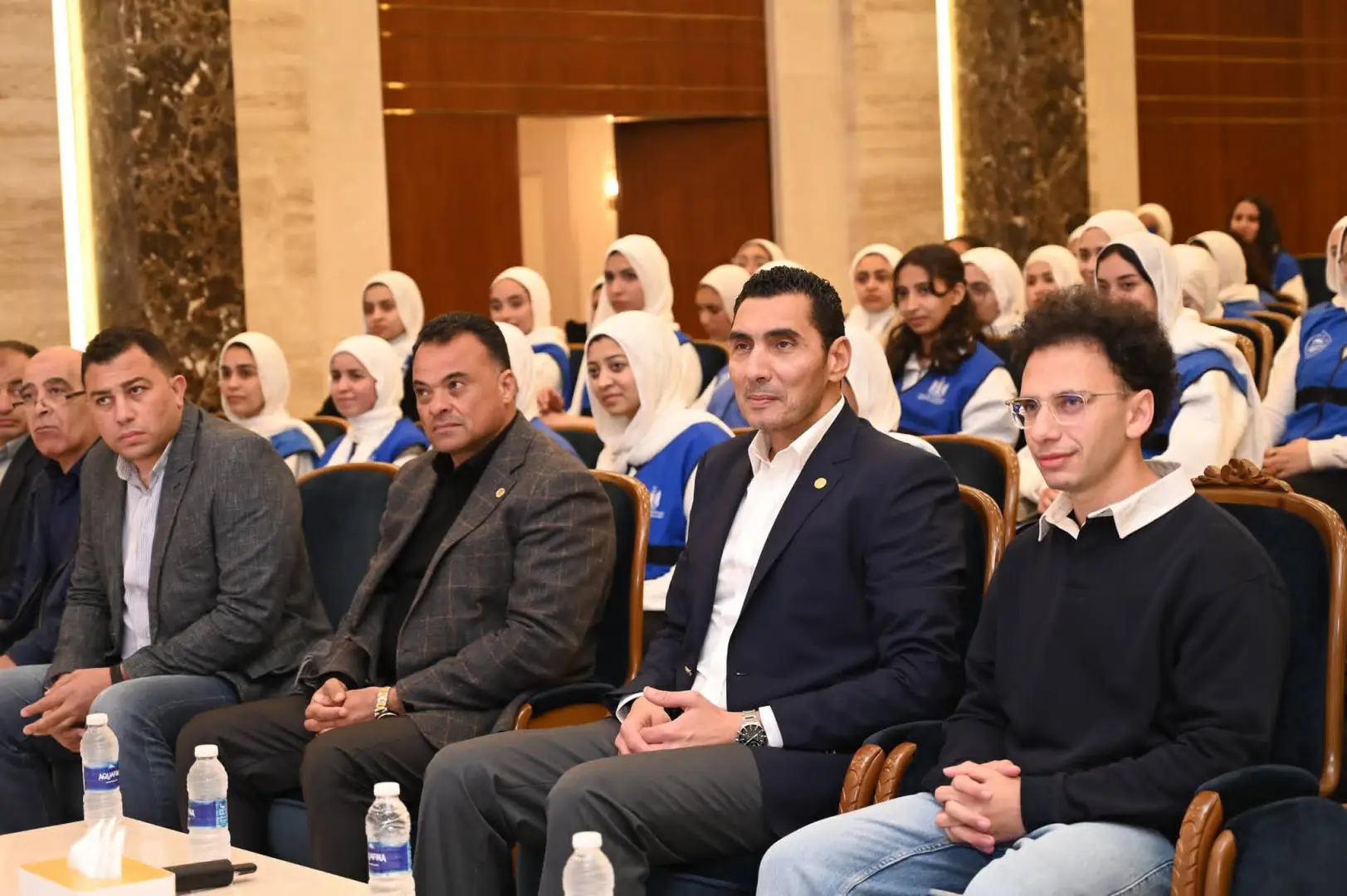 وزير الشباب والرياضة يلتقي لاعبي منتخب مصر لرفع الأثقال بمعسكر القرش في الإسماعيلية - 1000449214