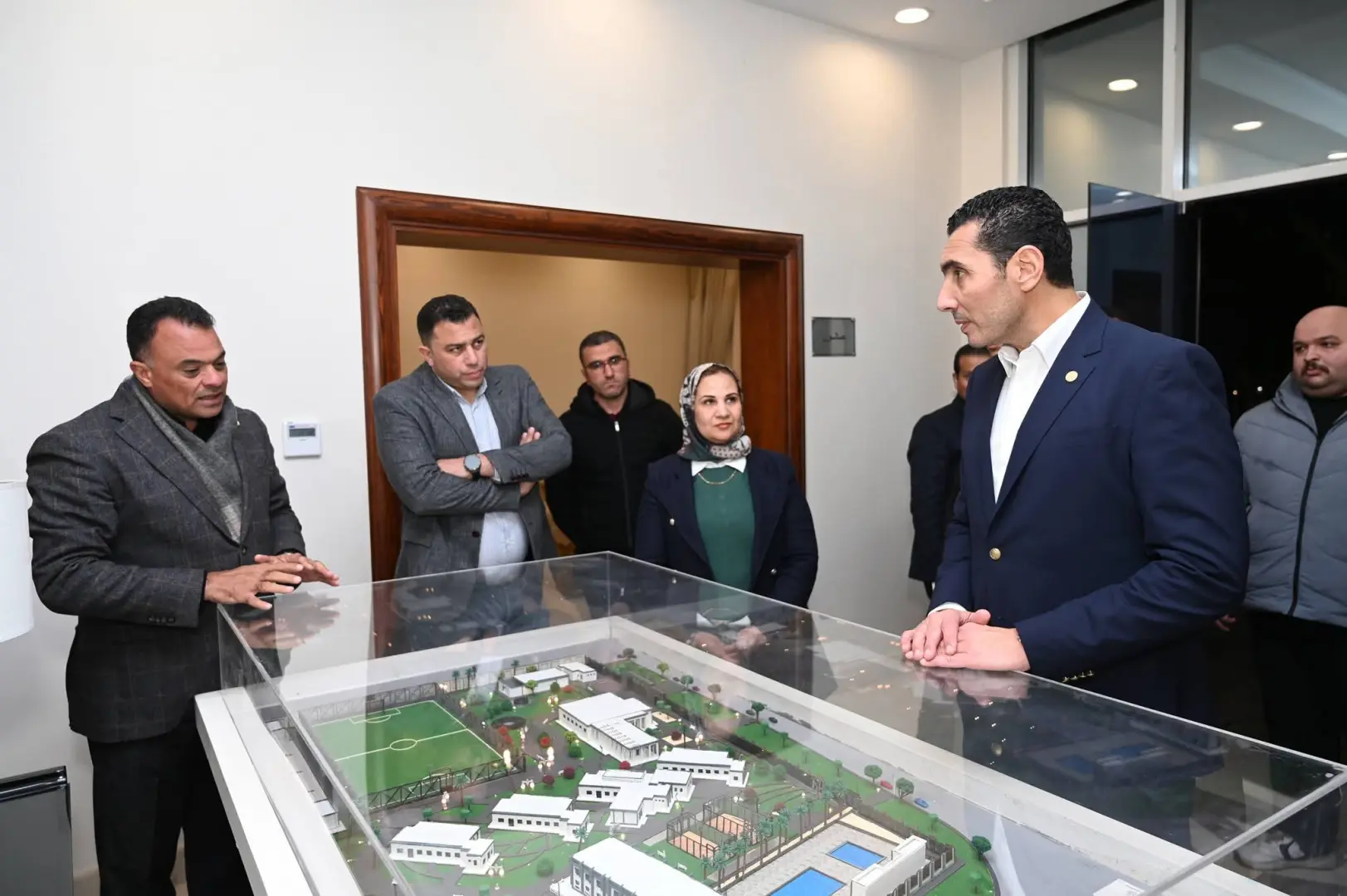 وزير الشباب والرياضة يلتقي لاعبي منتخب مصر لرفع الأثقال بمعسكر القرش في الإسماعيلية