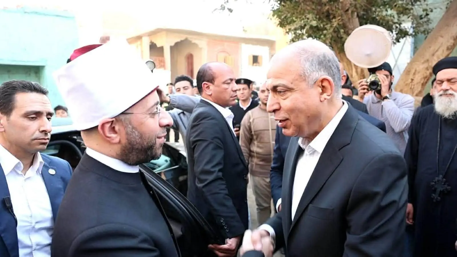 وزير الأوقاف ومحافظ المنيا يفتتحان مسجد الشيخ محمد دوداي بقرية طنبدي بمغاغة - 1000449248