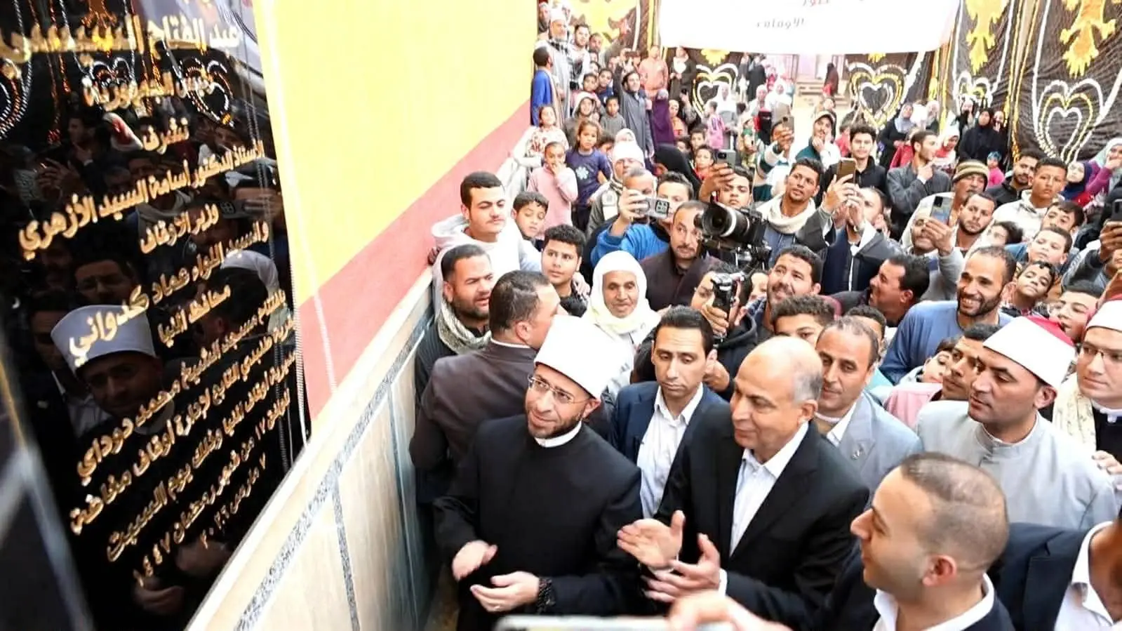 وزير الأوقاف ومحافظ المنيا يفتتحان مسجد الشيخ محمد دوداي بقرية طنبدي بمغاغة - 1000449251
