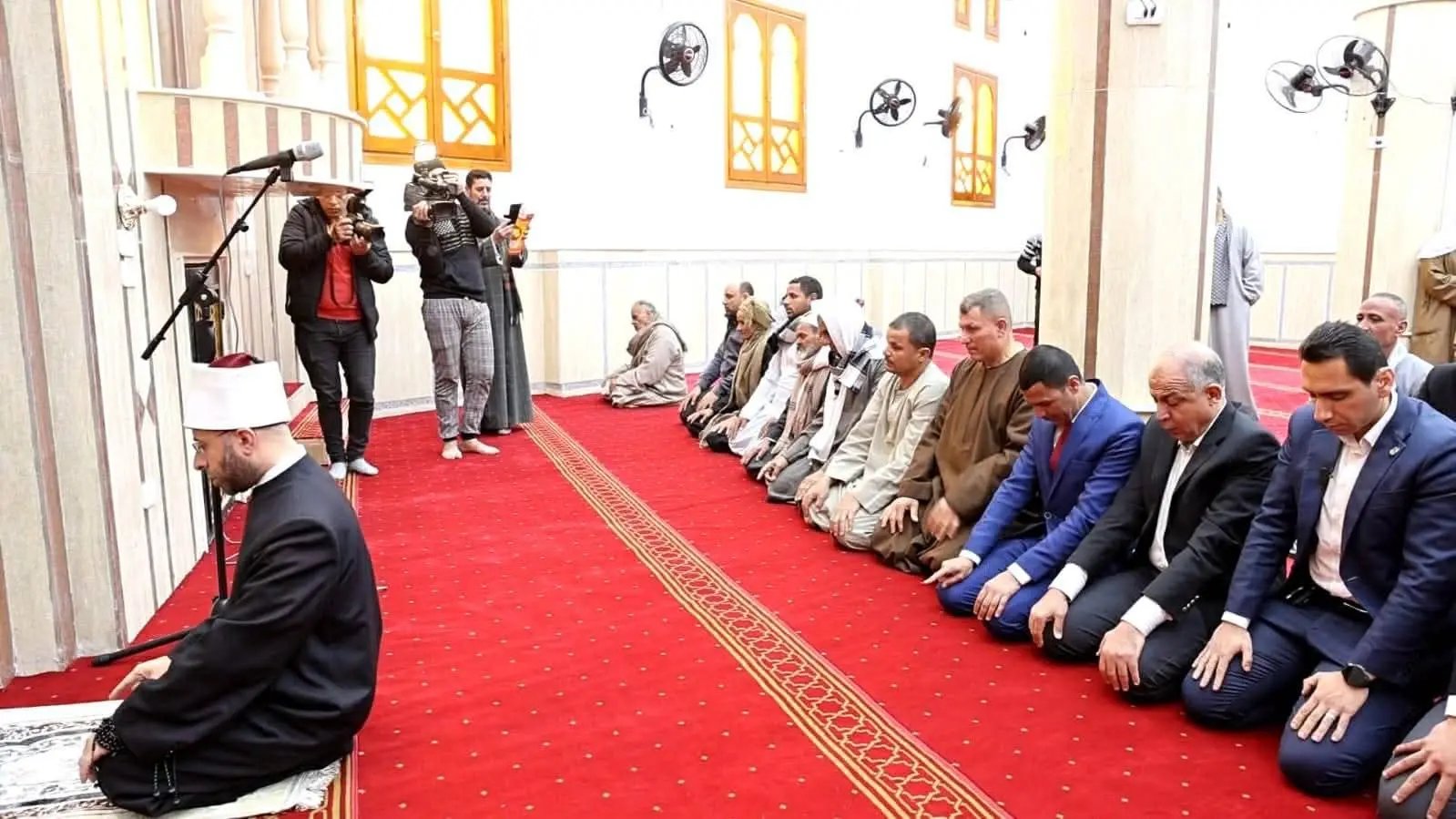 وزير الأوقاف ومحافظ المنيا يفتتحان مسجد الشيخ محمد دوداي بقرية طنبدي بمغاغة - 1000449256