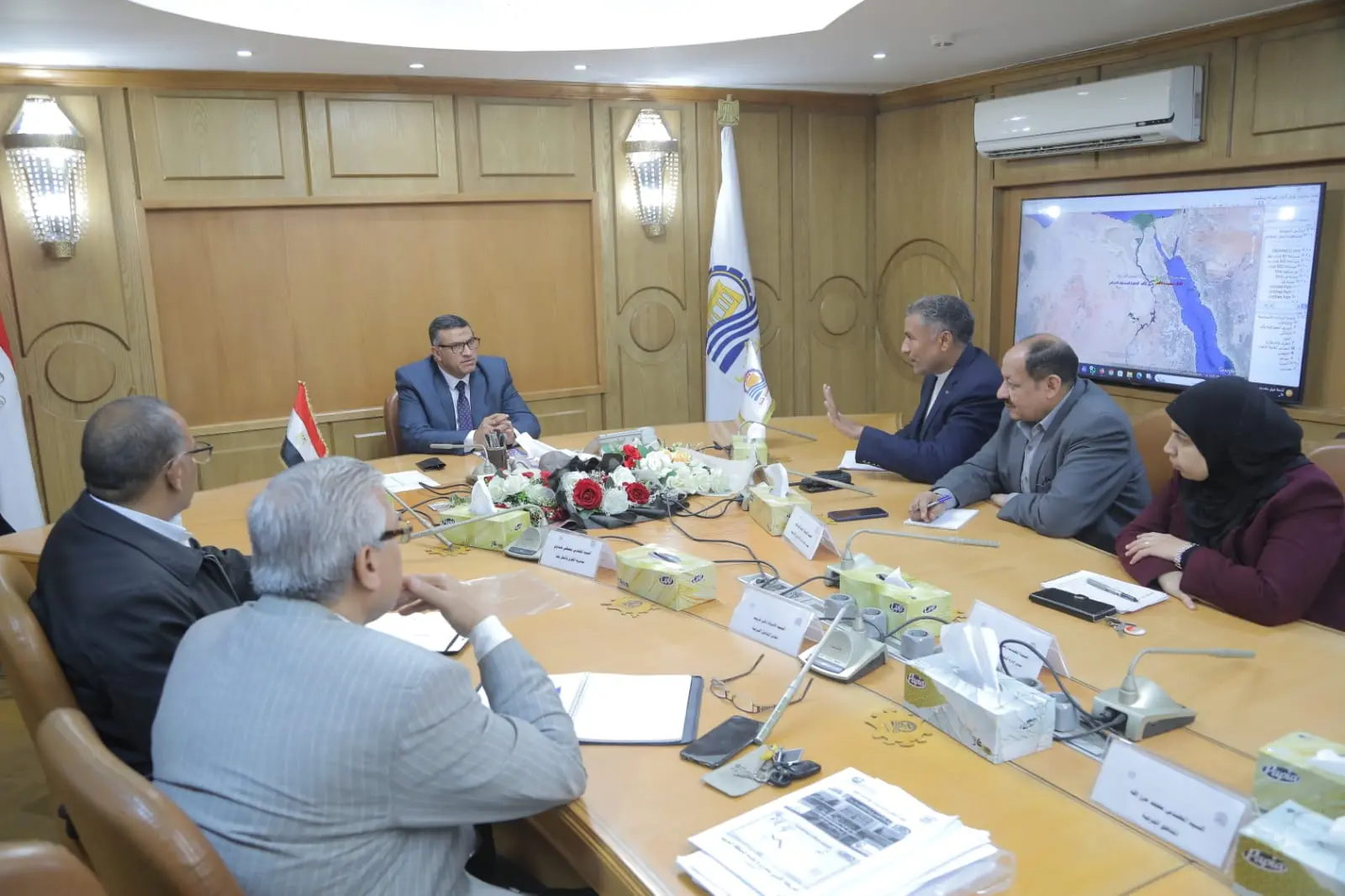 محافظ قنا يتابع نسب الإنجاز بمشروع المنطقة الحرفية بالترامسة - 1000451054