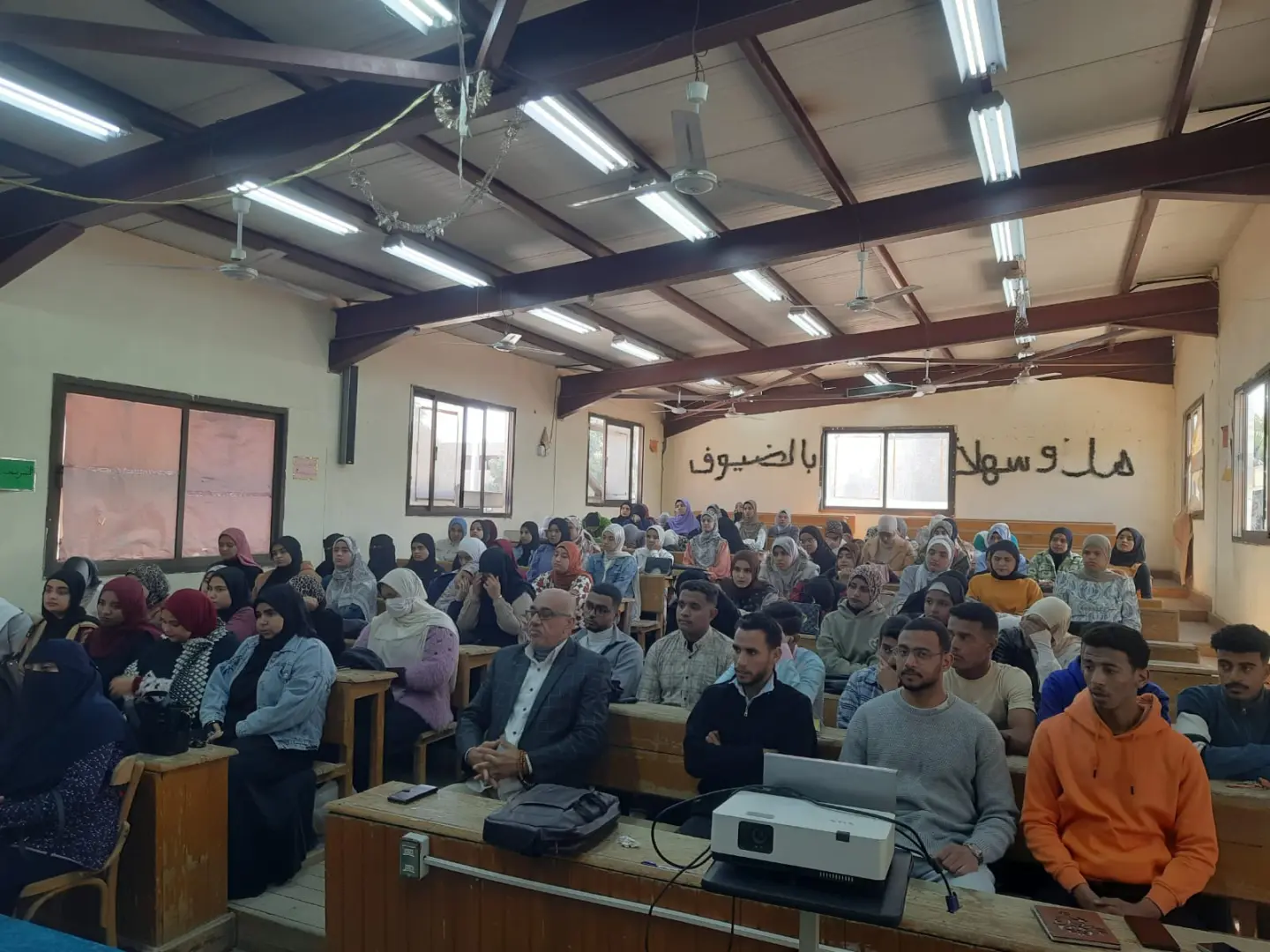 مجمع إعلام قنا يناقش تعزيز وعي الشباب بأهمية الأمن القومي - 1000451492