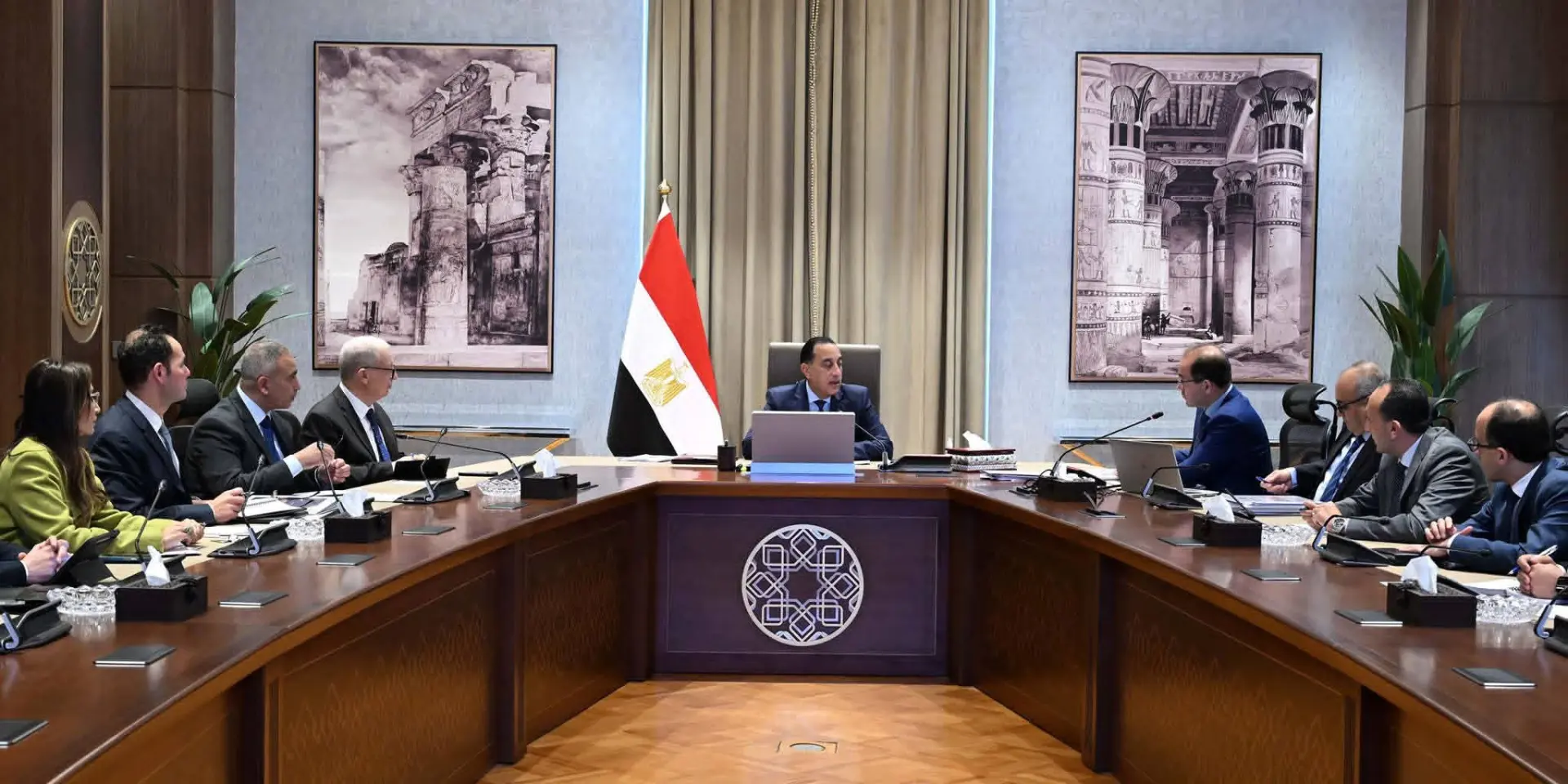 رئيس الوزراء يستعرض التقديرات الأولية لمشروع موازنة العام المالي 2026/2027 - 1000451556