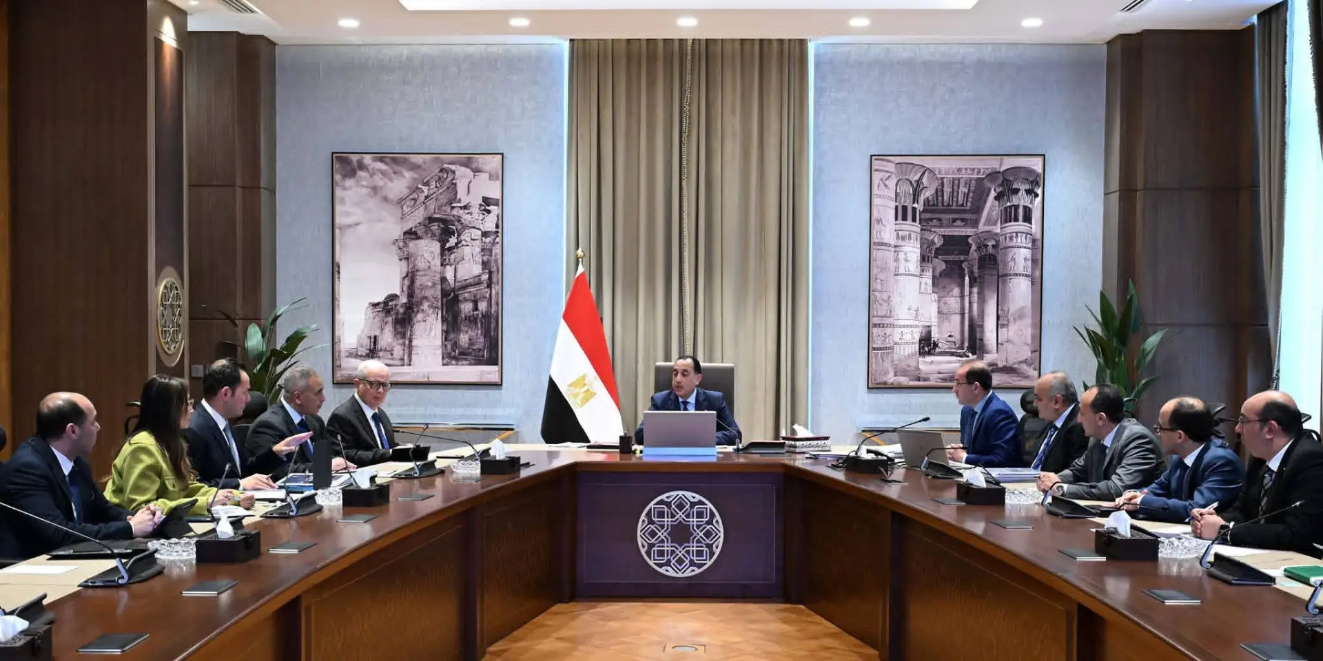 رئيس الوزراء يستعرض التقديرات الأولية لمشروع موازنة العام المالي 2026/2027 - 1000451557