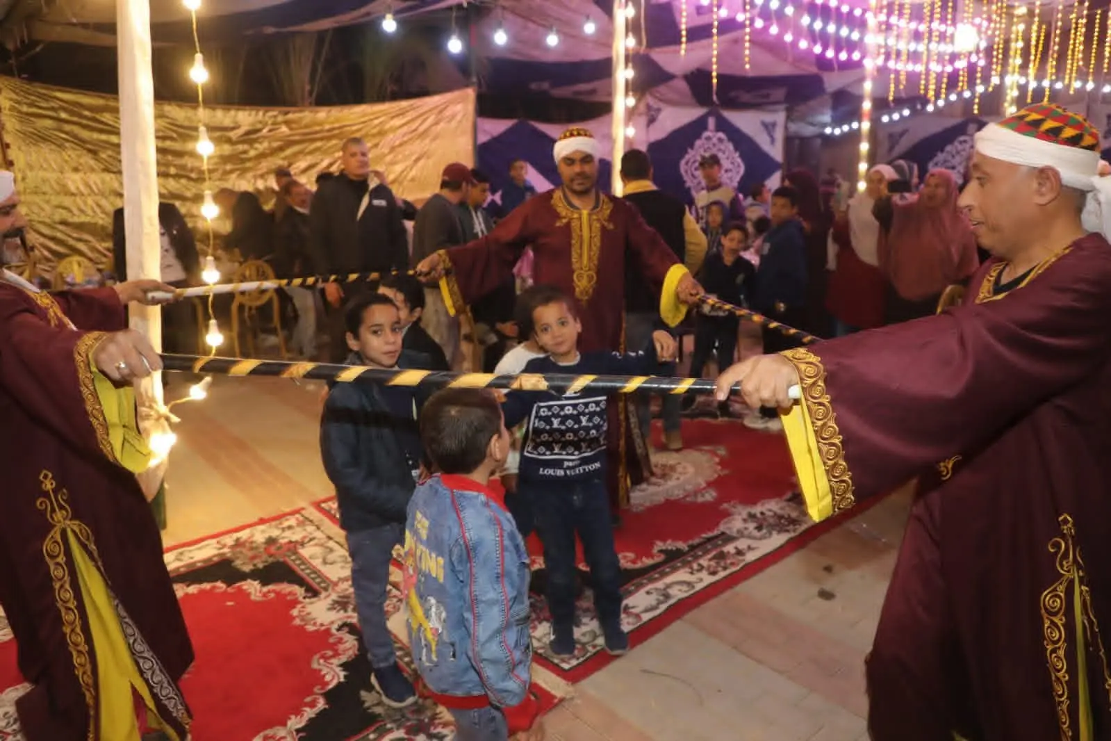 محافظ بني سويف يشارك في حفل الإفطار الجماعي للأطفال الأيتام والمسنين من نزلاء دور الرعاية بالمؤسسات الاجتماعية - 1000451902